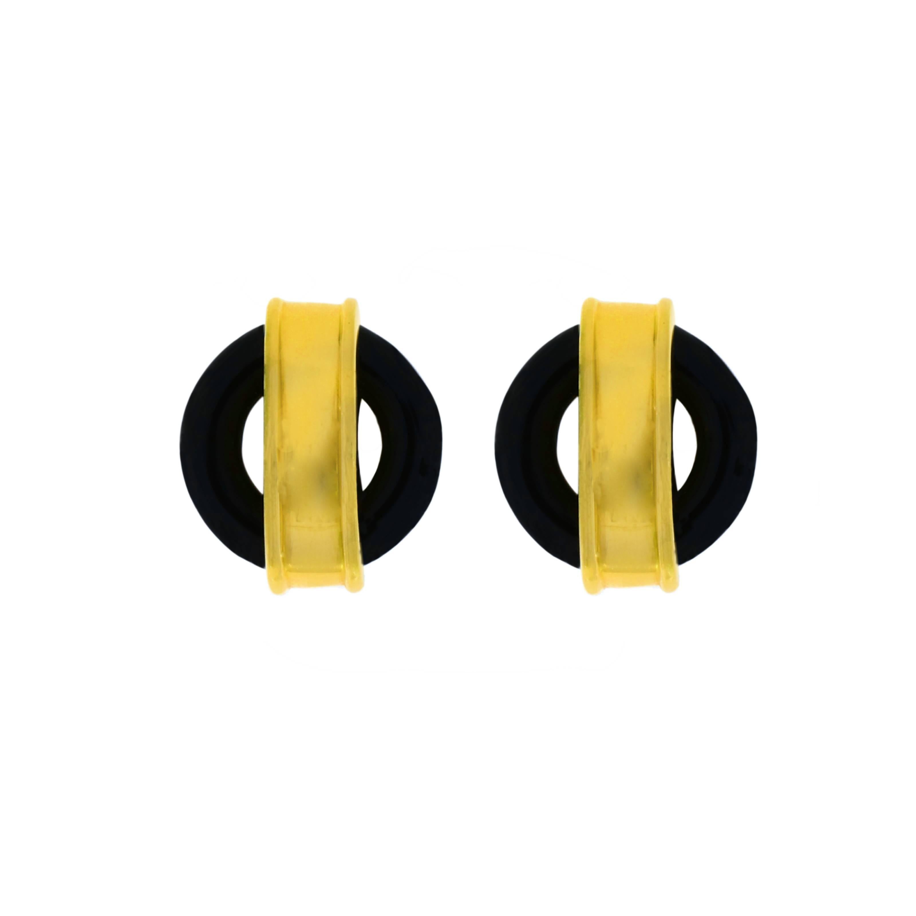 Modernist Circa 1970 Pair of 18 Karat Gold Onyx  Earrings Cartier by Aldo Cipullo For Sale