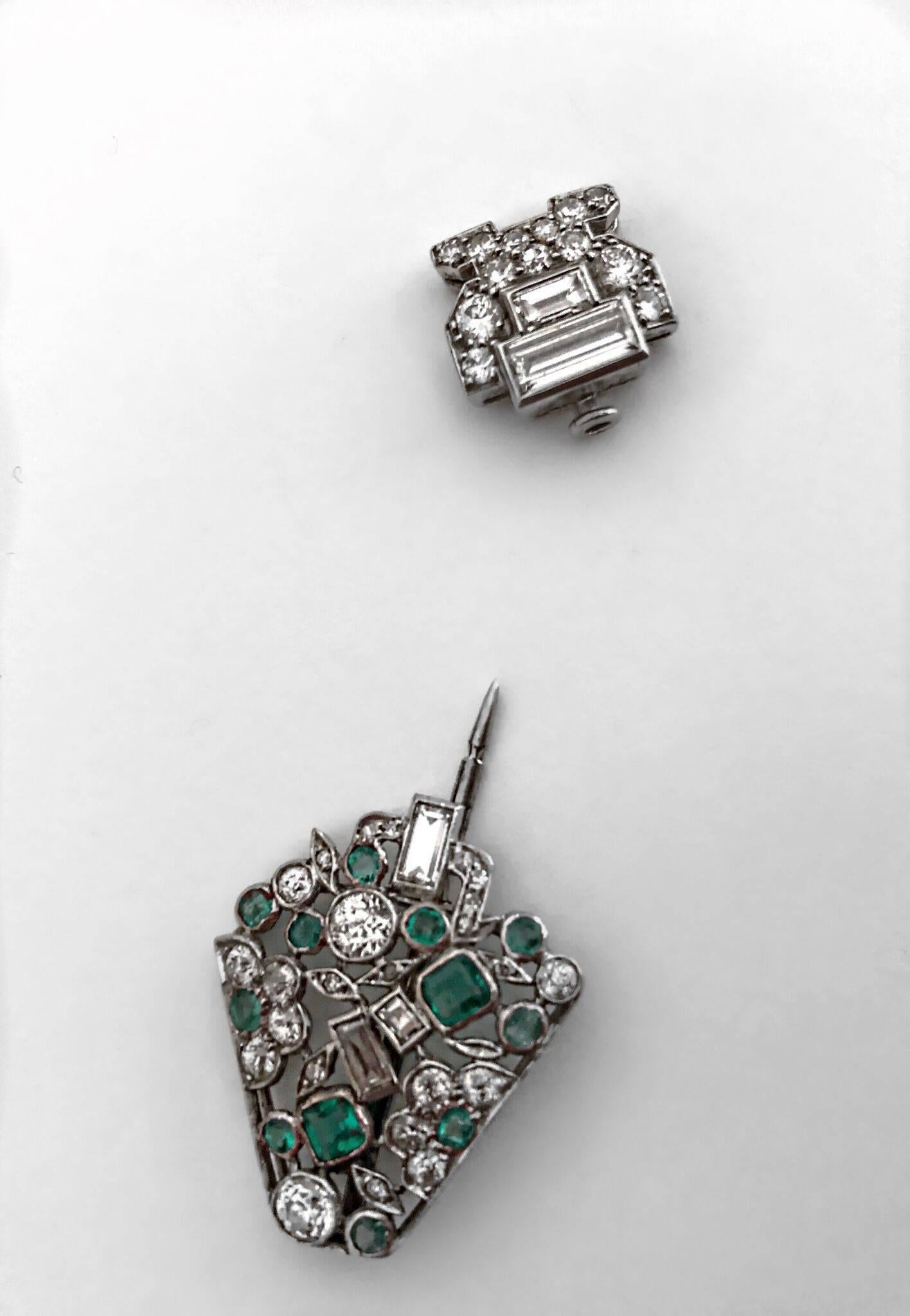 Women's or Men's Cartier Art Deco Diamond Emerald Jabot Pin For Sale