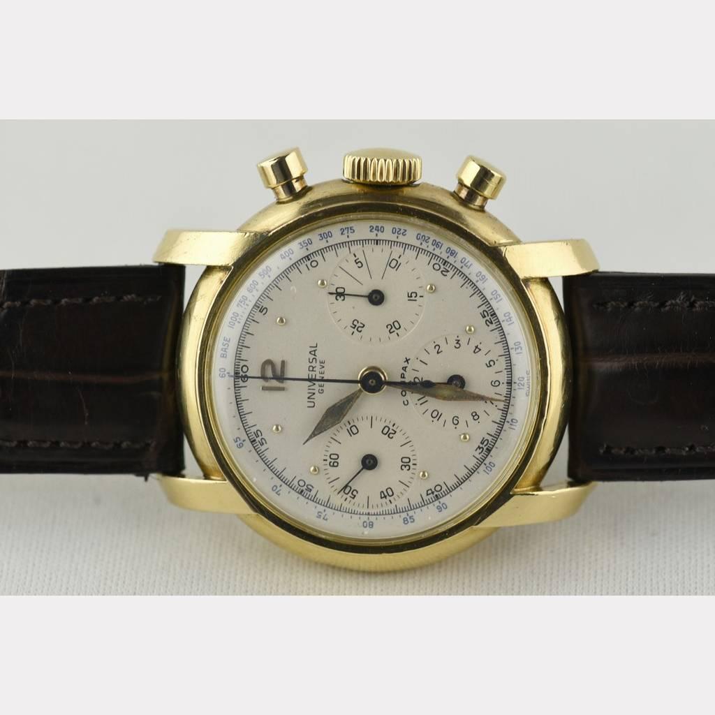Classic Universal Geneva Gold Compax Chronograph Waterproof, 1940s For Sale 1