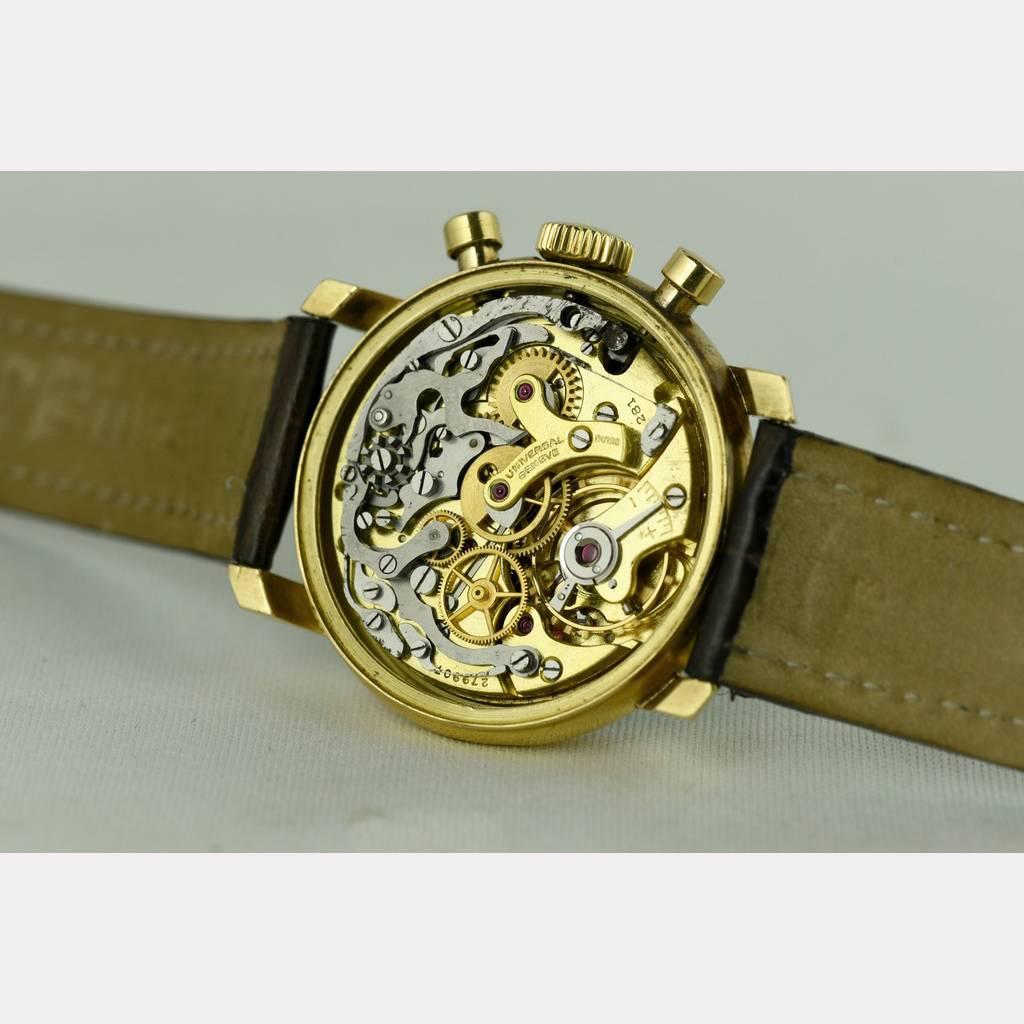 Classic Universal Geneva Gold Compax Chronograph Waterproof, 1940s For Sale 4
