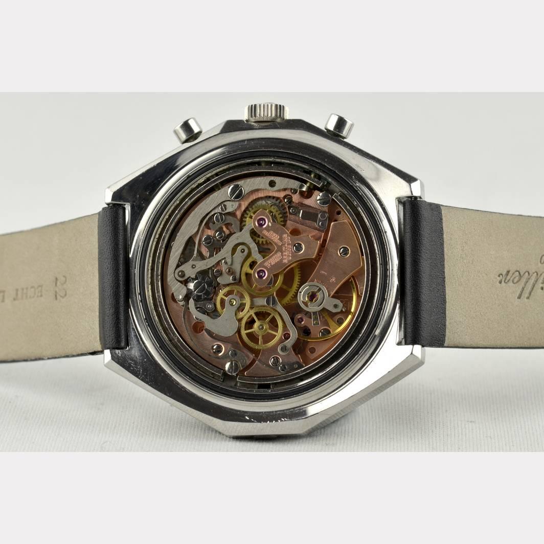 Original Vintage  Breitling Navitimer from 1969 in good, used condition. Time appropriate traces of wear are visible. Dial and hands are original and belong together and have a uniform patina on.
The red gold-plated caliber Venus 178 is very well