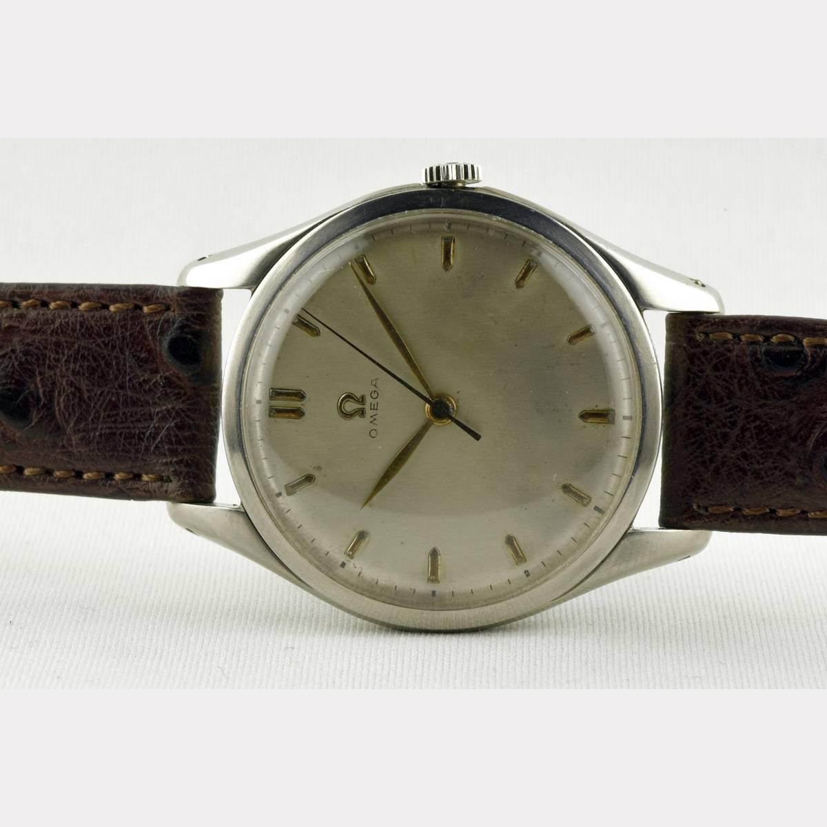 Oversized Omega Wristwatch from 1948 in Stainless Steel In Good Condition For Sale In Berlin, DE