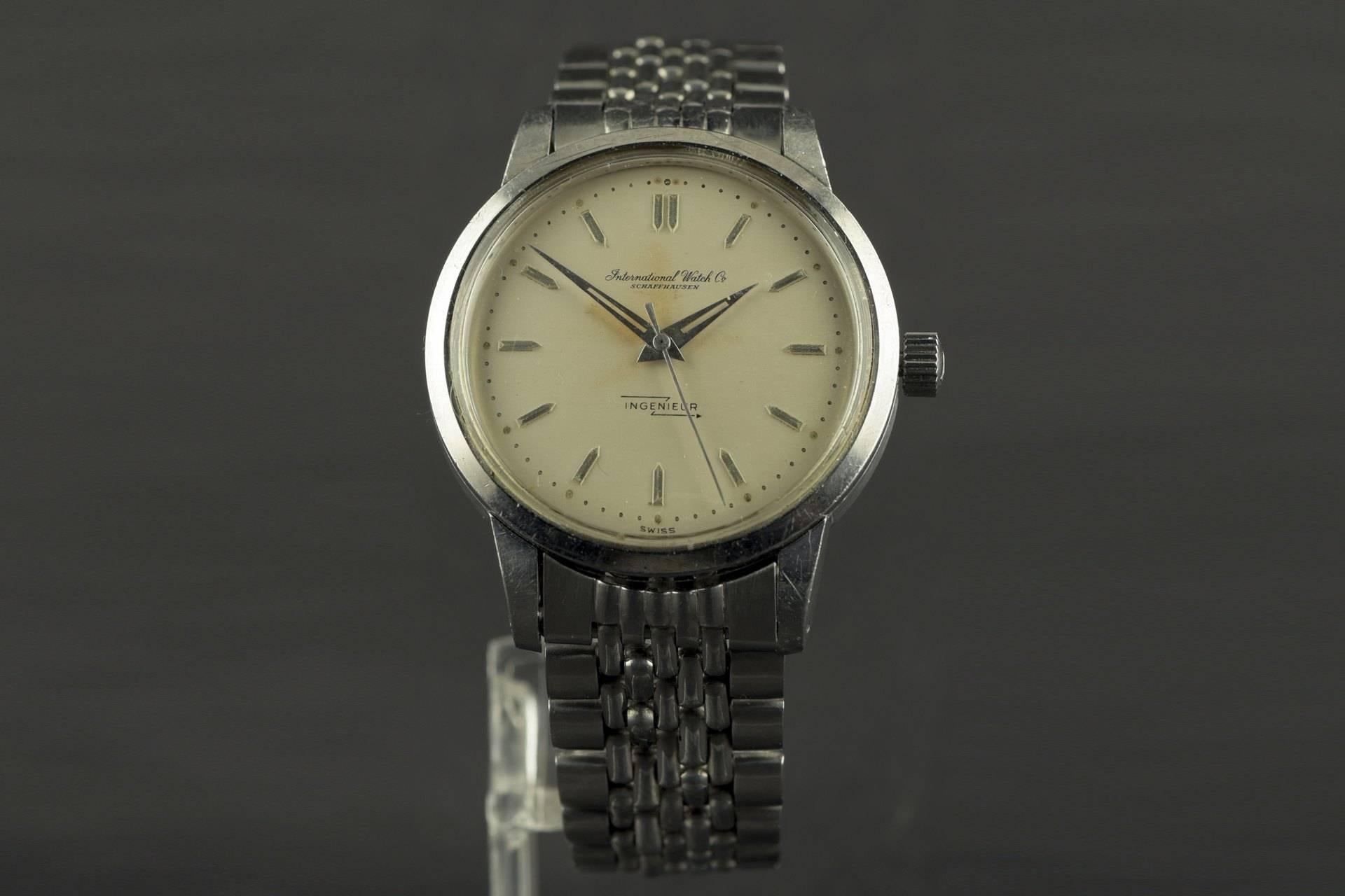 Here we offer a rare IWC INGENIEUR ref. 666A from 1958. Still in good original condition show movement and case  only age related signs of unse, only the original dial shows its age. The INGENIEUR was the flagship of the IWC collection in that time,