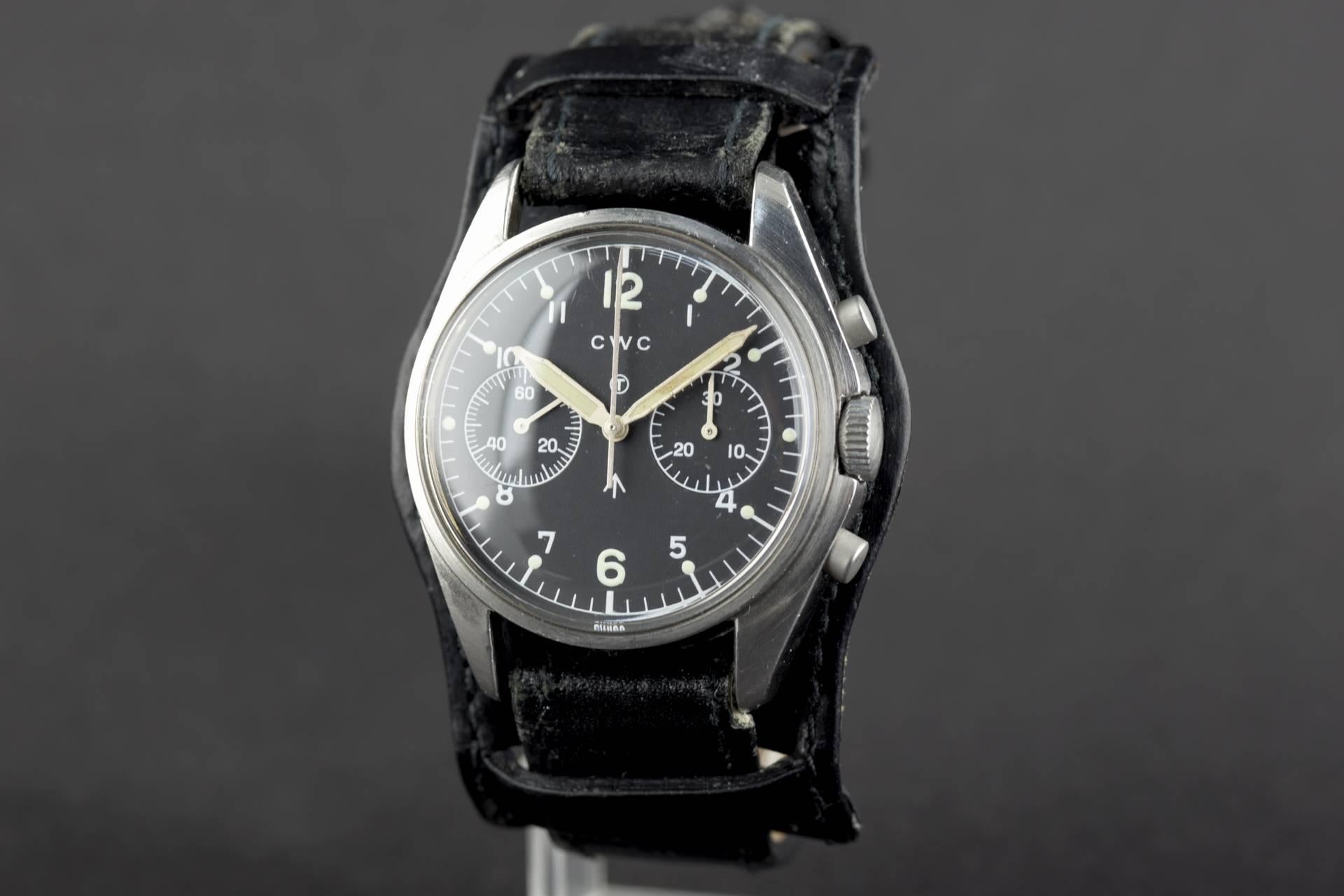 Cortebert CWC Stainless Steel British Airforce Chronograph Wristwatch, 1978 In Excellent Condition For Sale In Berlin, DE