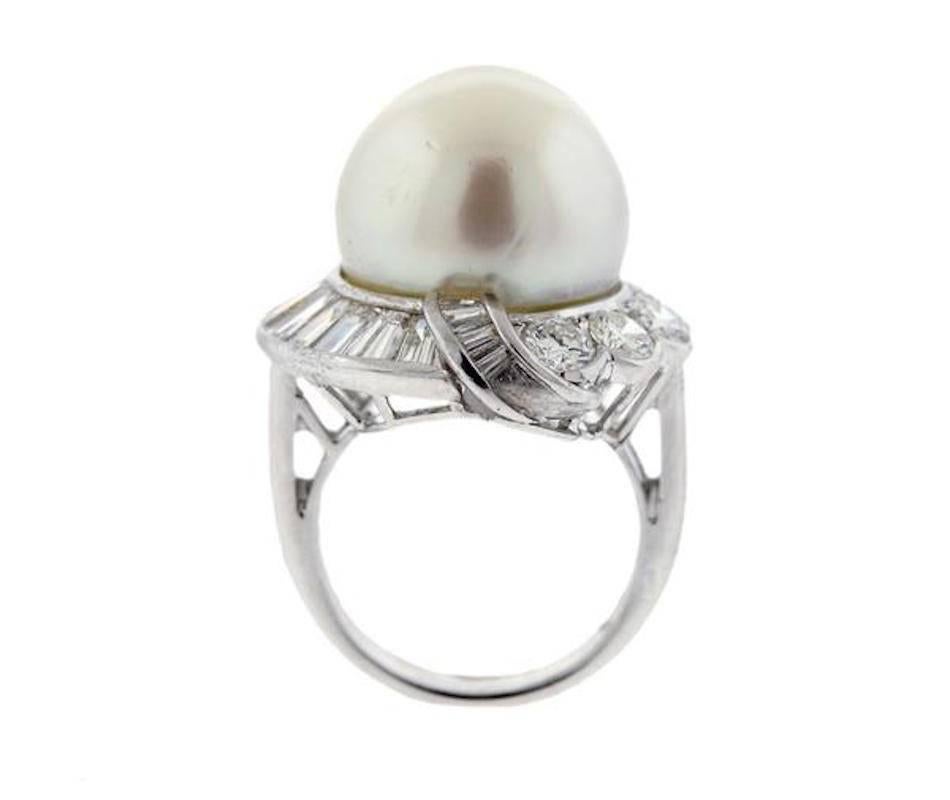 Stunning South Sea Pearl Diamond Gold Cocktail Ring In Excellent Condition For Sale In Shaker Heights, OH