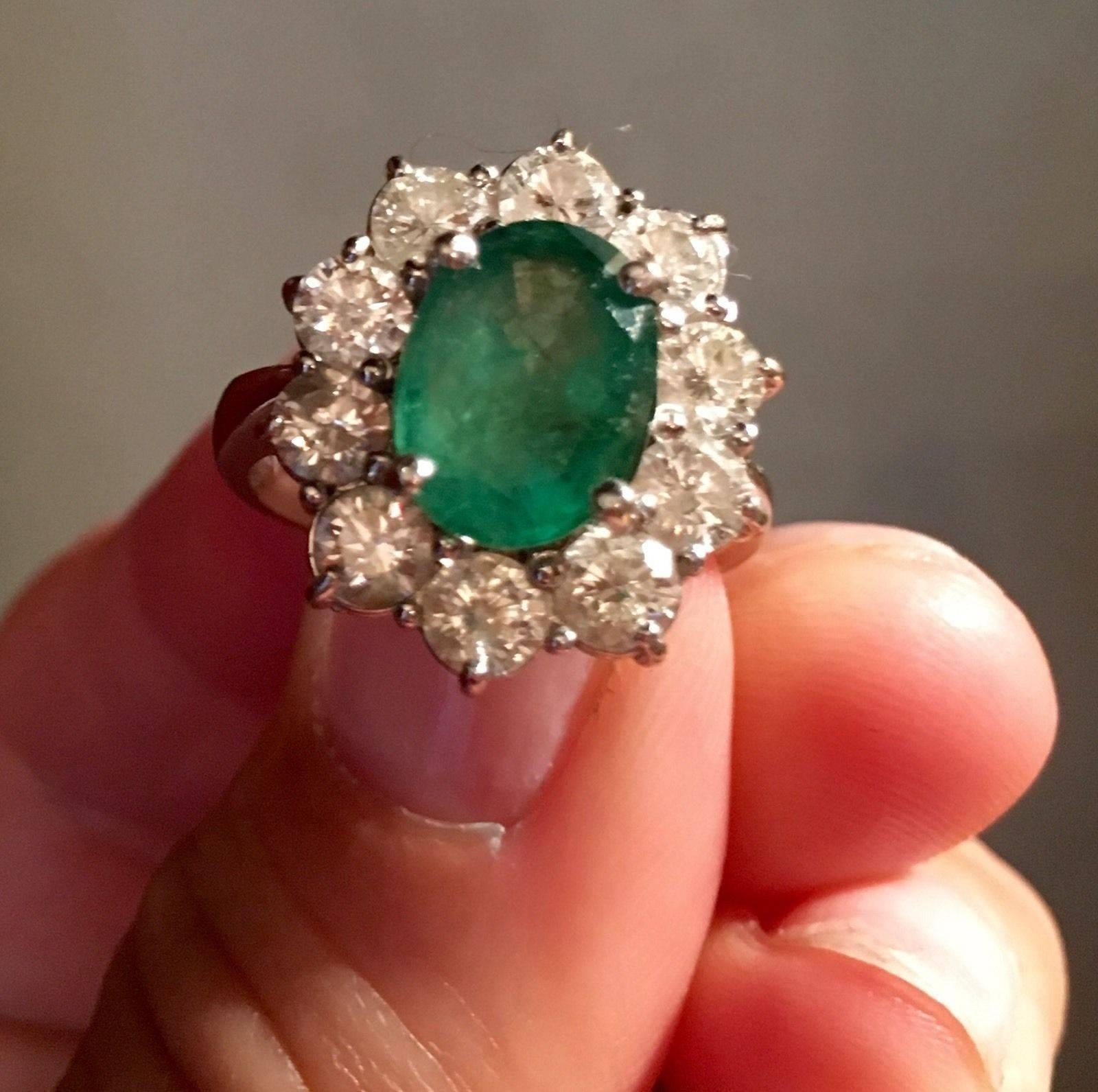 1950s Stunning Emerald and 2.0 Carat Diamonds Gold Cocktail Ring 3