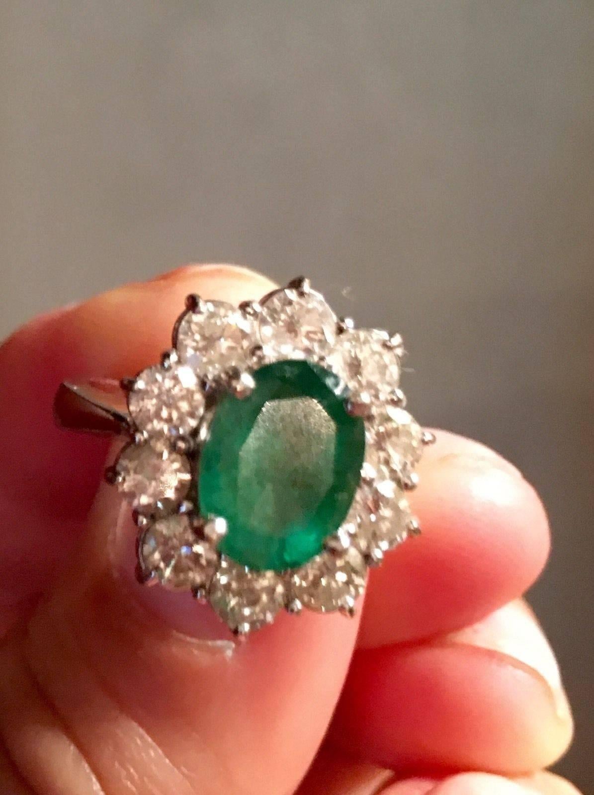 1950s Stunning Emerald and 2.0 Carat Diamonds Gold Cocktail Ring 4
