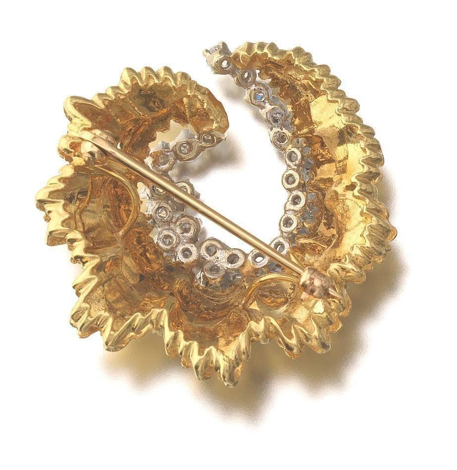 14 Karat VS 1.25 Carat Diamond Swirl Brooch Pin Pendant for Necklace For Sale 1