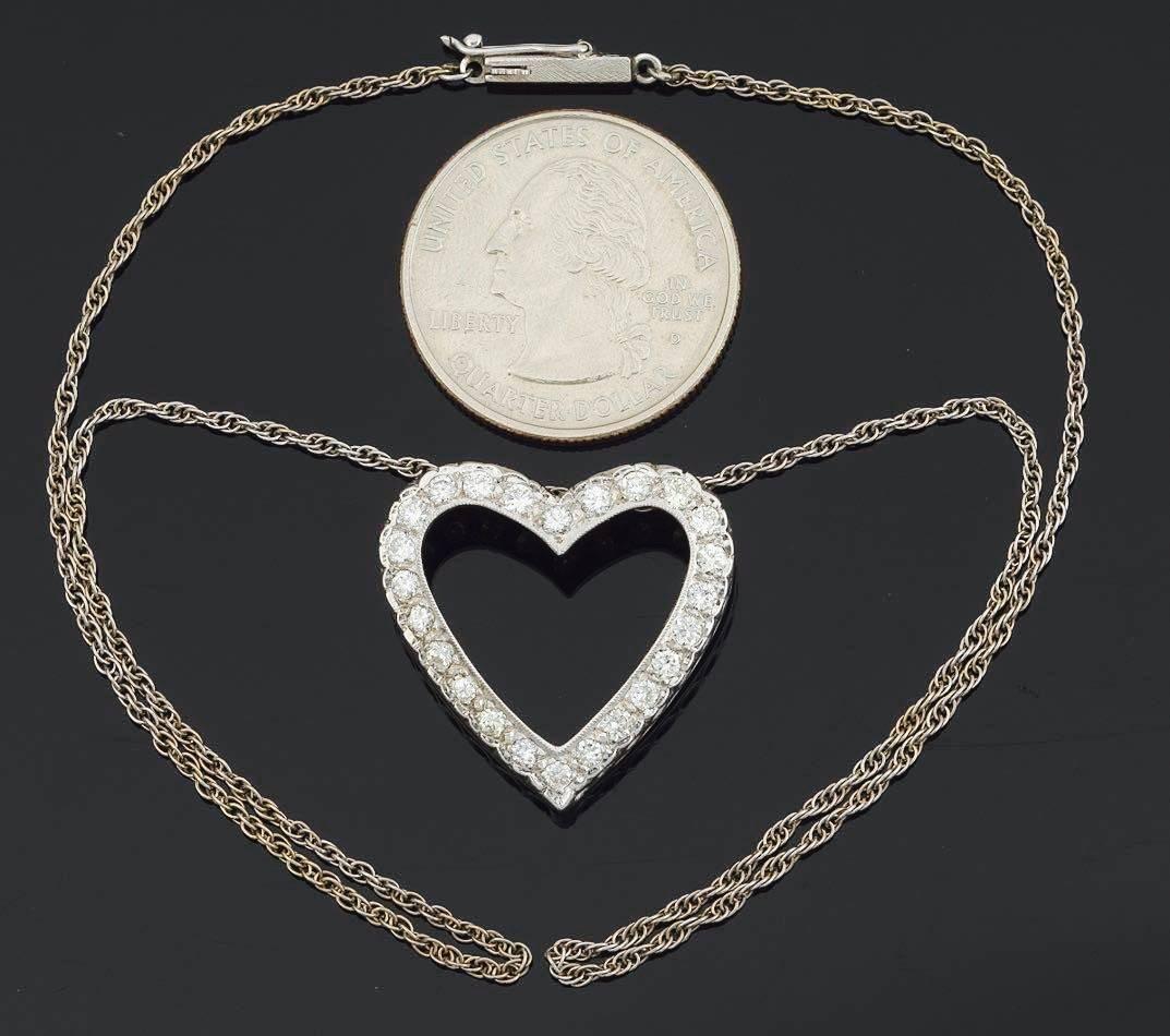 Contemporary Beautiful 0.75 Carat Brilliant White Diamond Heart Pendant Necklace
