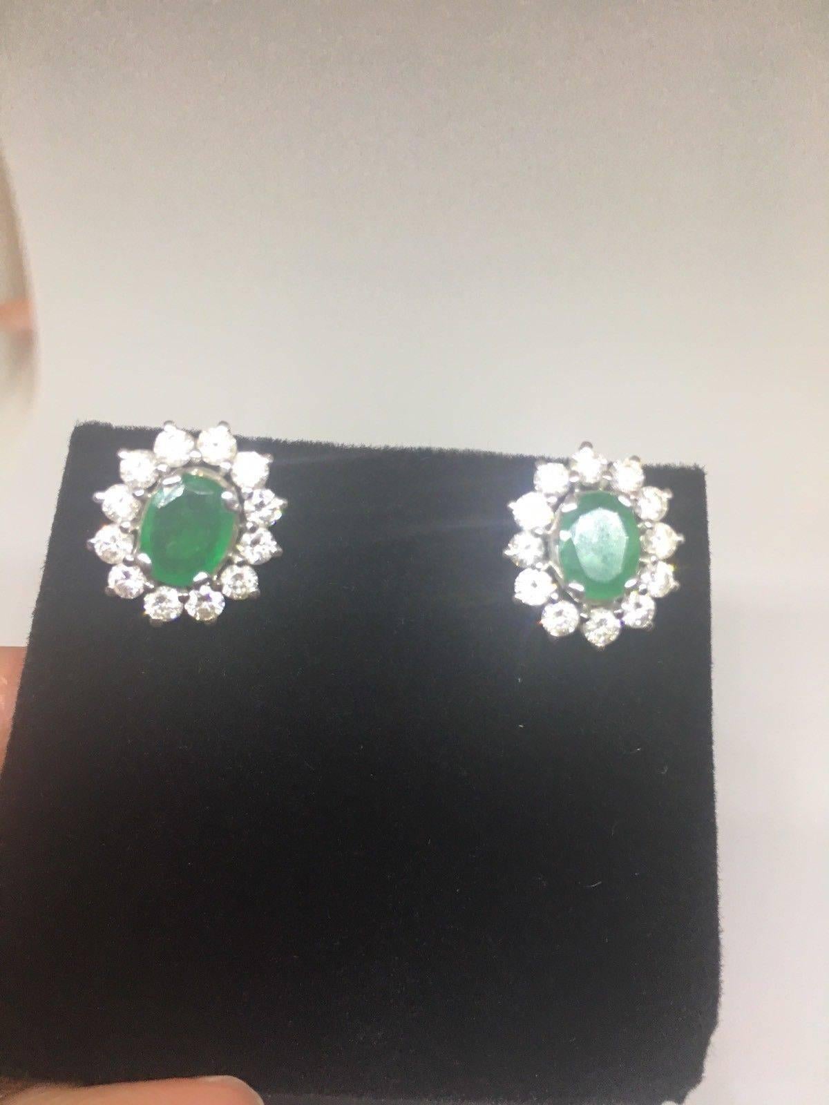 Stunning 1950s Diamond Emerald Stud Earrings 3