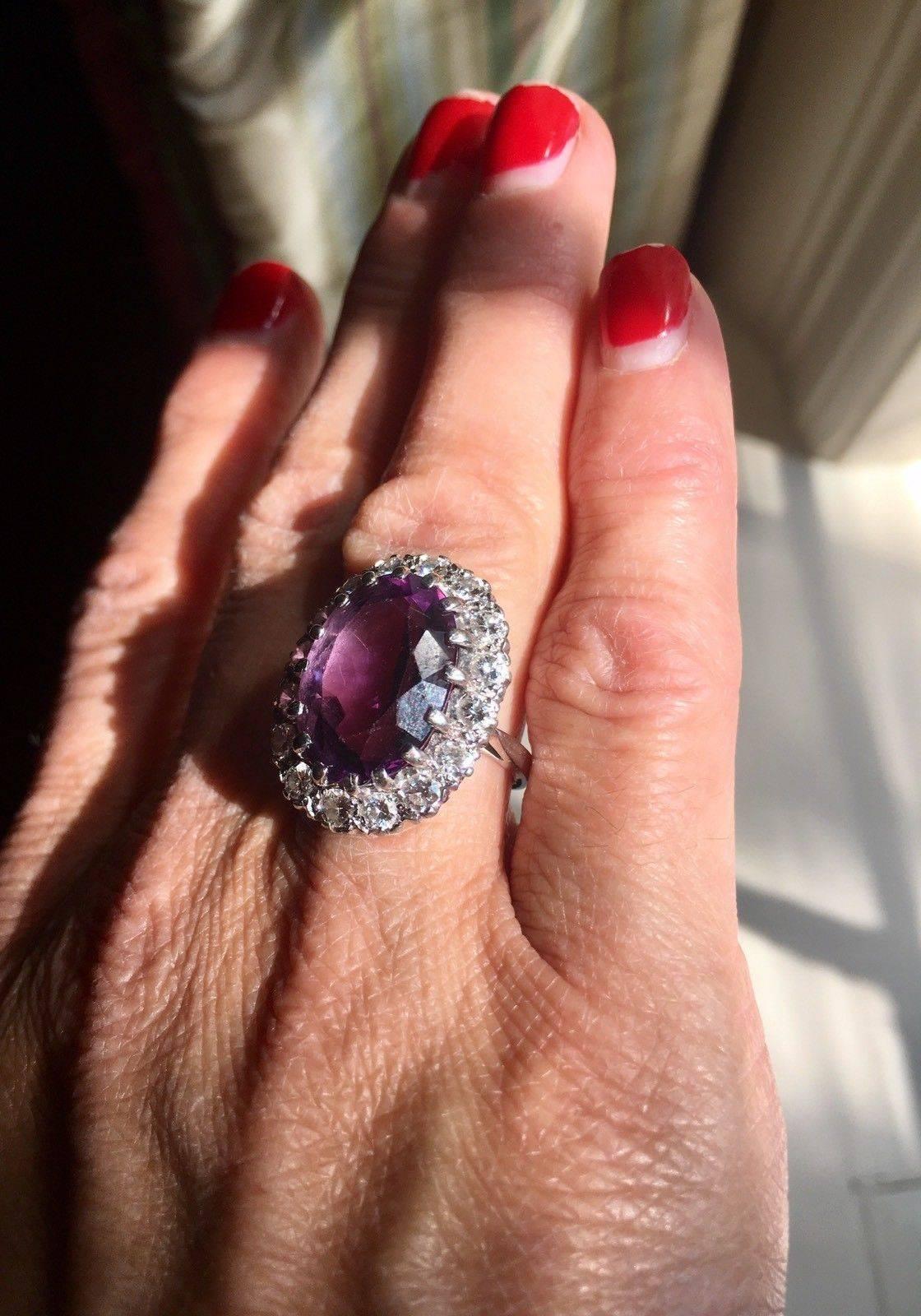 Modern Striking 1950s 10 Carat Amethyst and 1.00 Carat VS Diamond Cocktail Ring For Sale