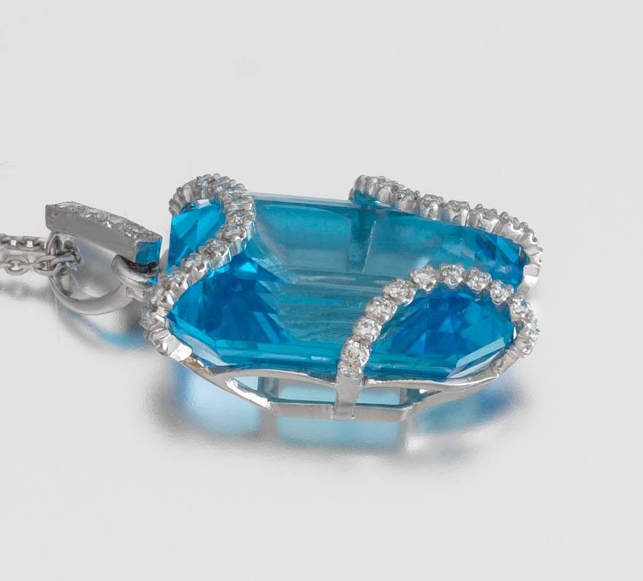 Women's Eli Frei Designer 11 Carat Blue Topaz and Diamond 18 Karat Gold Pendant Necklace For Sale