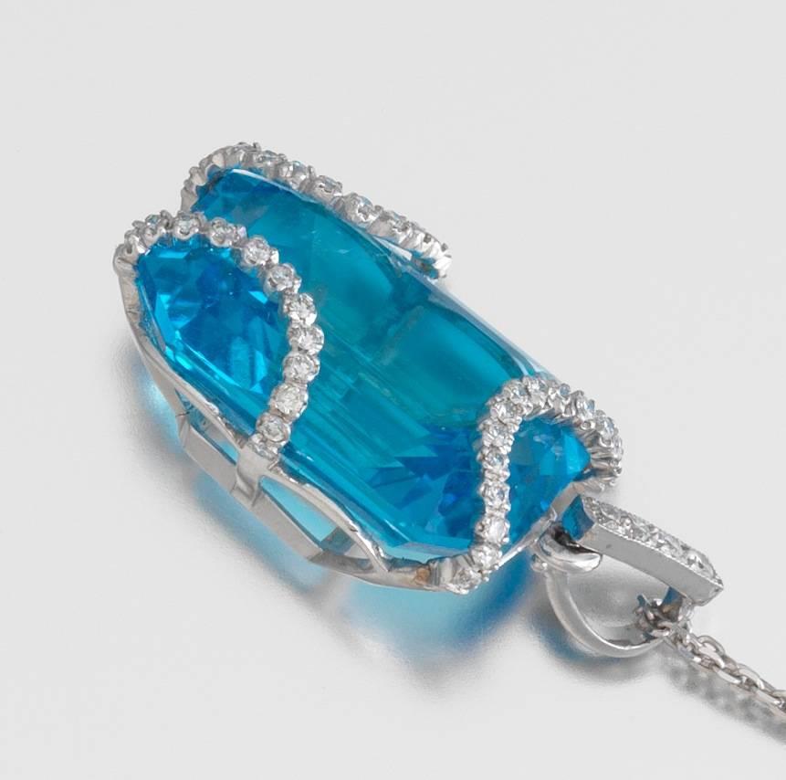 Eli Frei Designer 11 Carat Blue Topaz and Diamond 18 Karat Gold Pendant Necklace For Sale 1