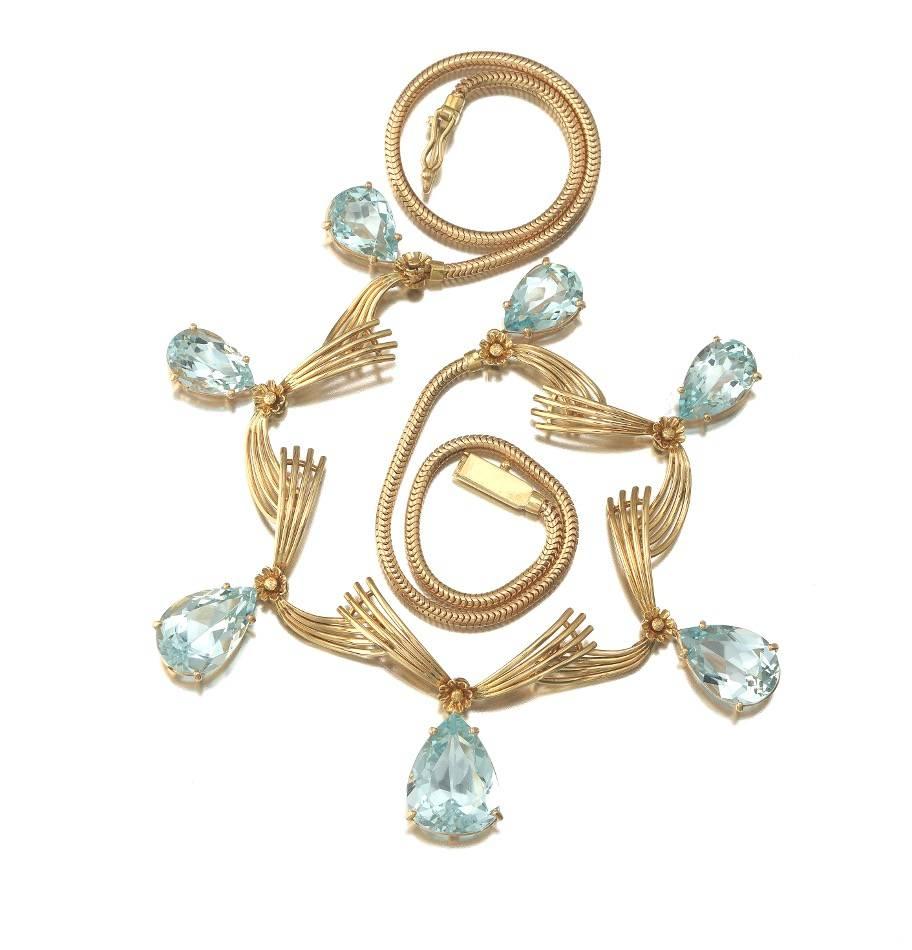 Women's or Men's Retro 18 Karat Gold Link Statement Necklace with Aquamarine Pendant Drops For Sale