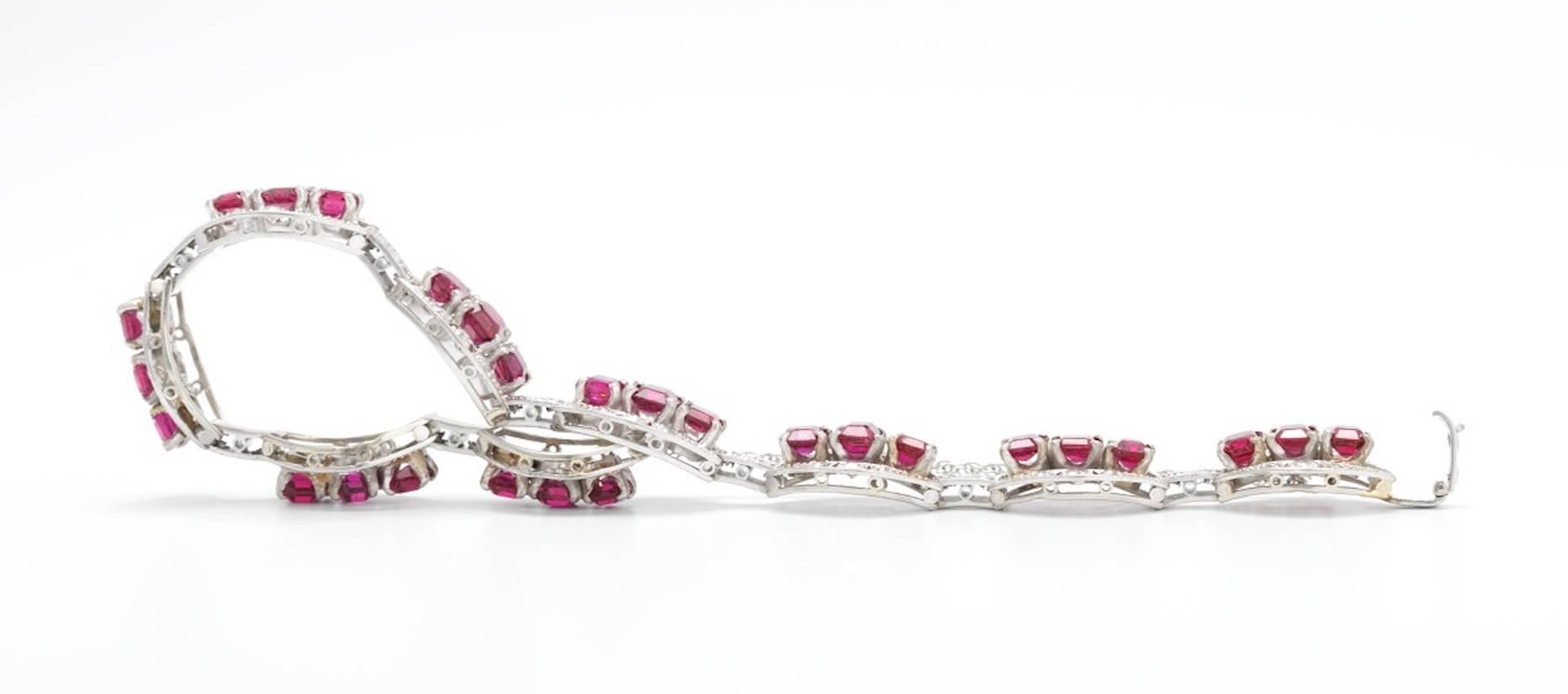 Women's Stunning 1940s Art Deco 15 Carat Ruby and Diamond Bracelet For Sale