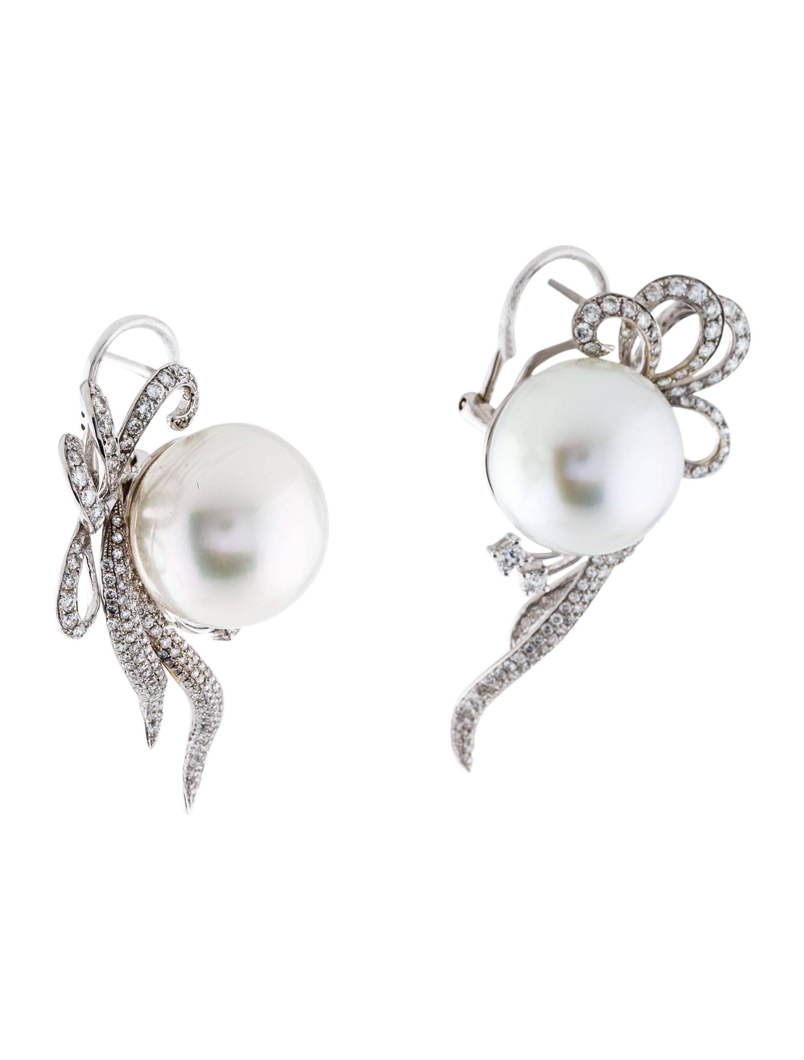Stunning 18 Karat Gold 3.56 Carat Diamond Cultured Pearl Earrings 2
