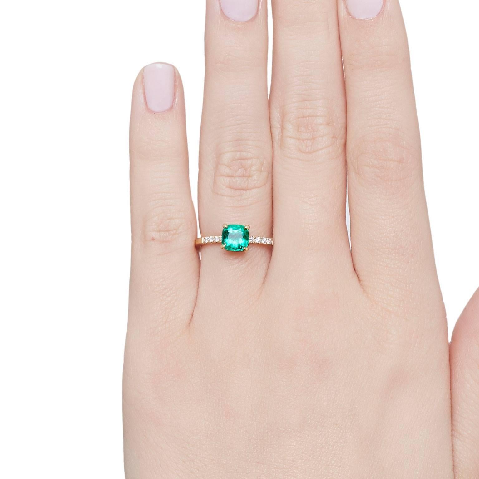 Cushla Whiting 0.89 Carat Muzo Emerald, Diamond & 18 Karat Gold Engagement Ring In New Condition For Sale In Melbourne, AU