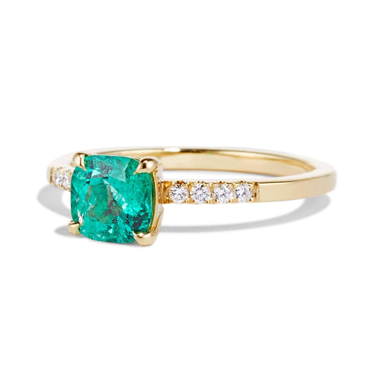 Modern Cushla Whiting 0.89 Carat Muzo Emerald, Diamond & 18 Karat Gold Engagement Ring For Sale