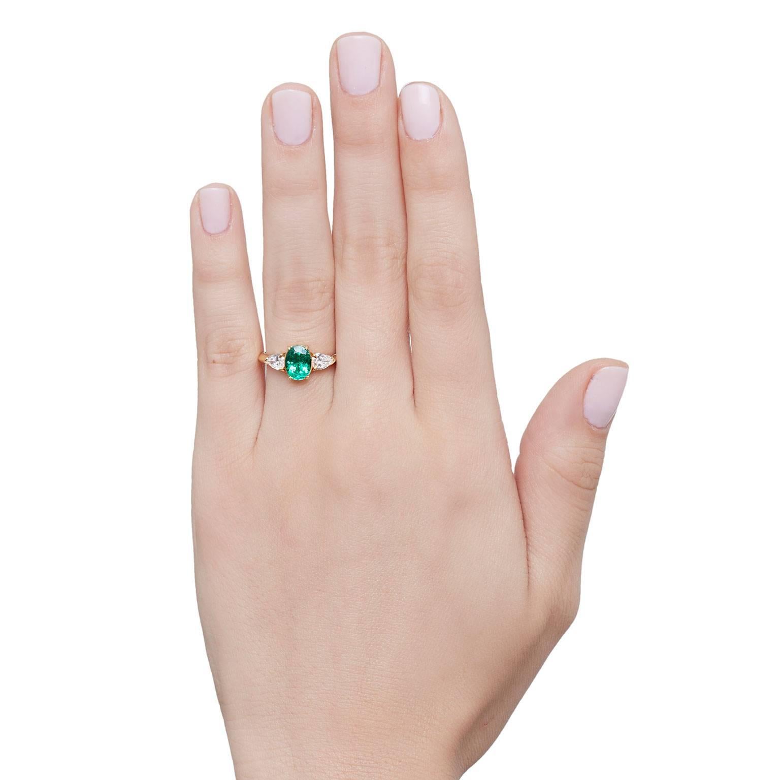 Cushla Whiting 1.1 Carat Certified Muzo Emerald 'Verde' Ring with Diamonds In New Condition For Sale In Melbourne, AU