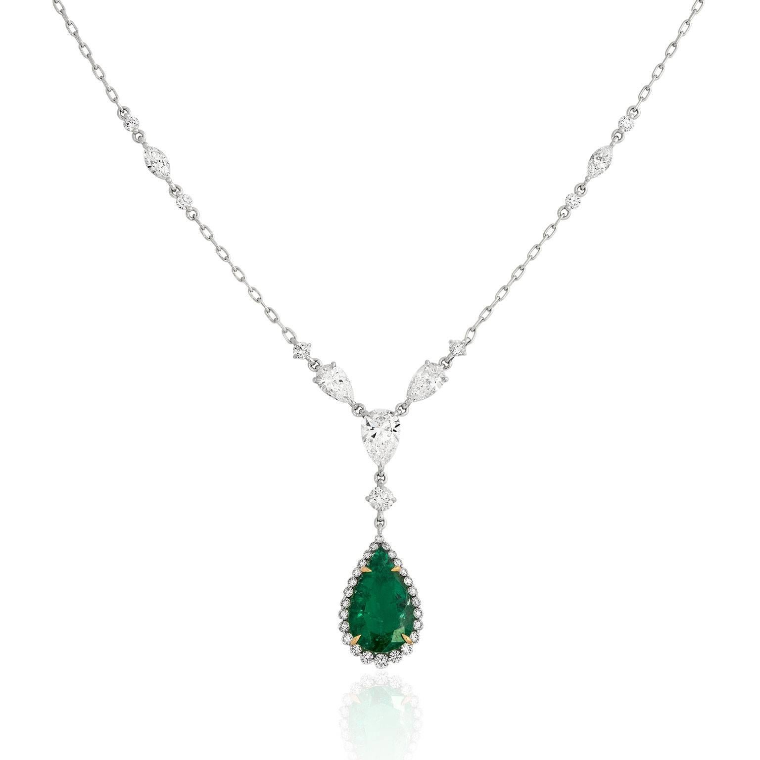 This exquisite Muzo emerald and diamond pendant is truly one of a kind. It is rare to come across an emerald of such outstanding beauty, clarity and vibrance; its mesmerising effect is enchanting. Worn on its own or perfectly matched with the Muzo