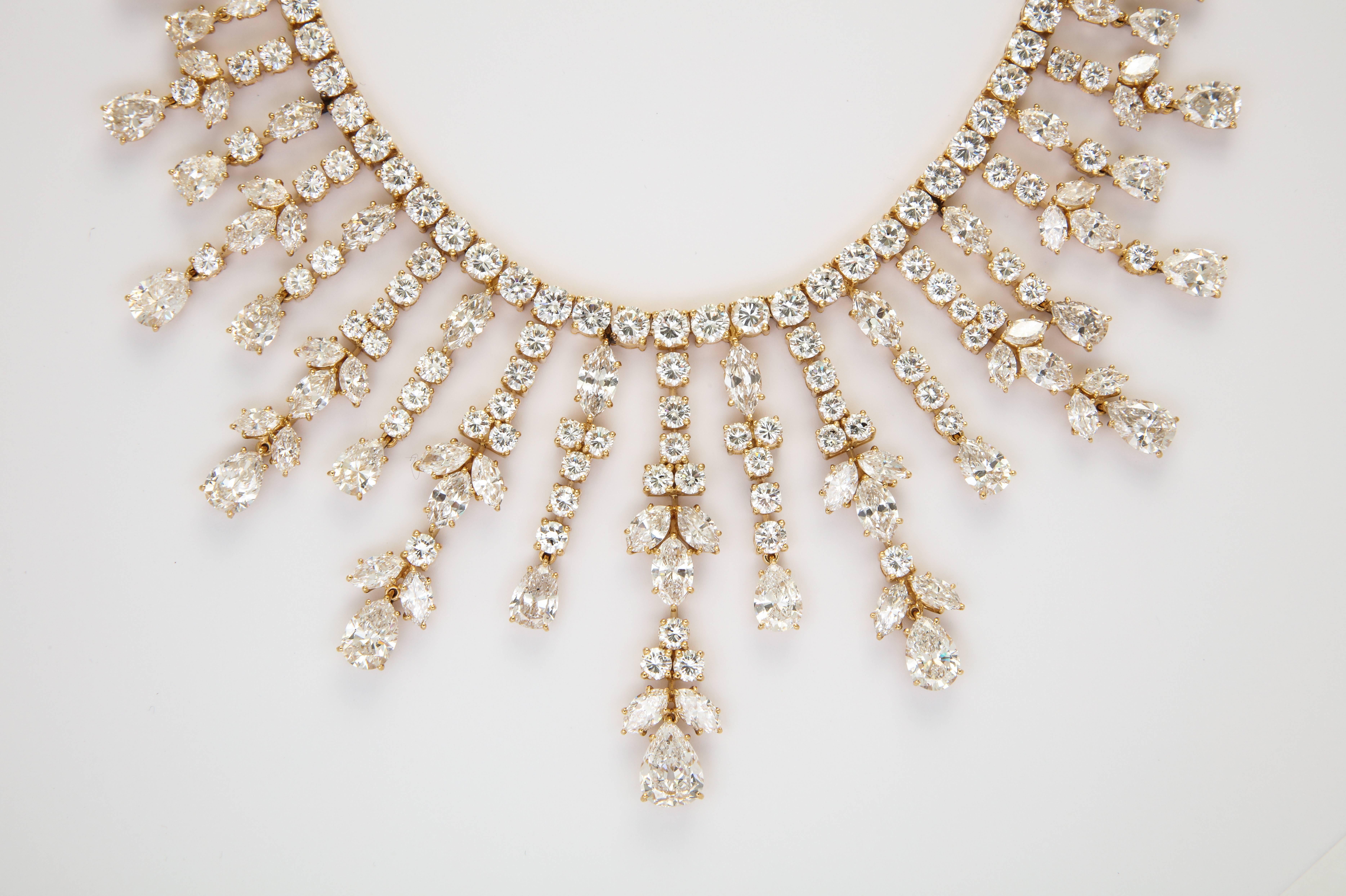 Important Van Cleef & Arpels Diamond Tania Necklace In Good Condition In New York, NY