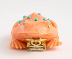 David Webb - Broche grenouille en corail sculpté