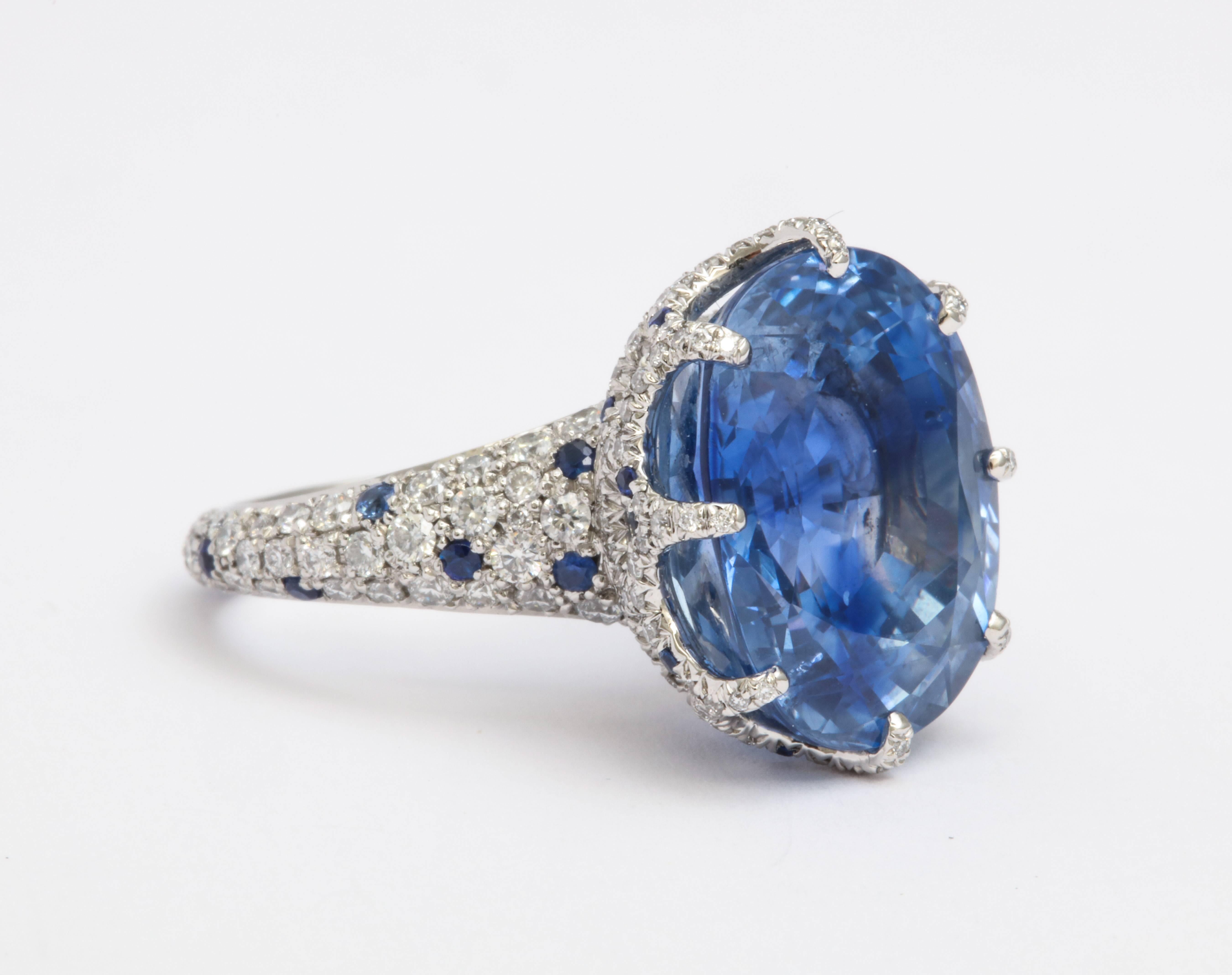 AGL Certified 16 Carat Ceylon Sapphire Diamond Cocktail Ring en venta 3