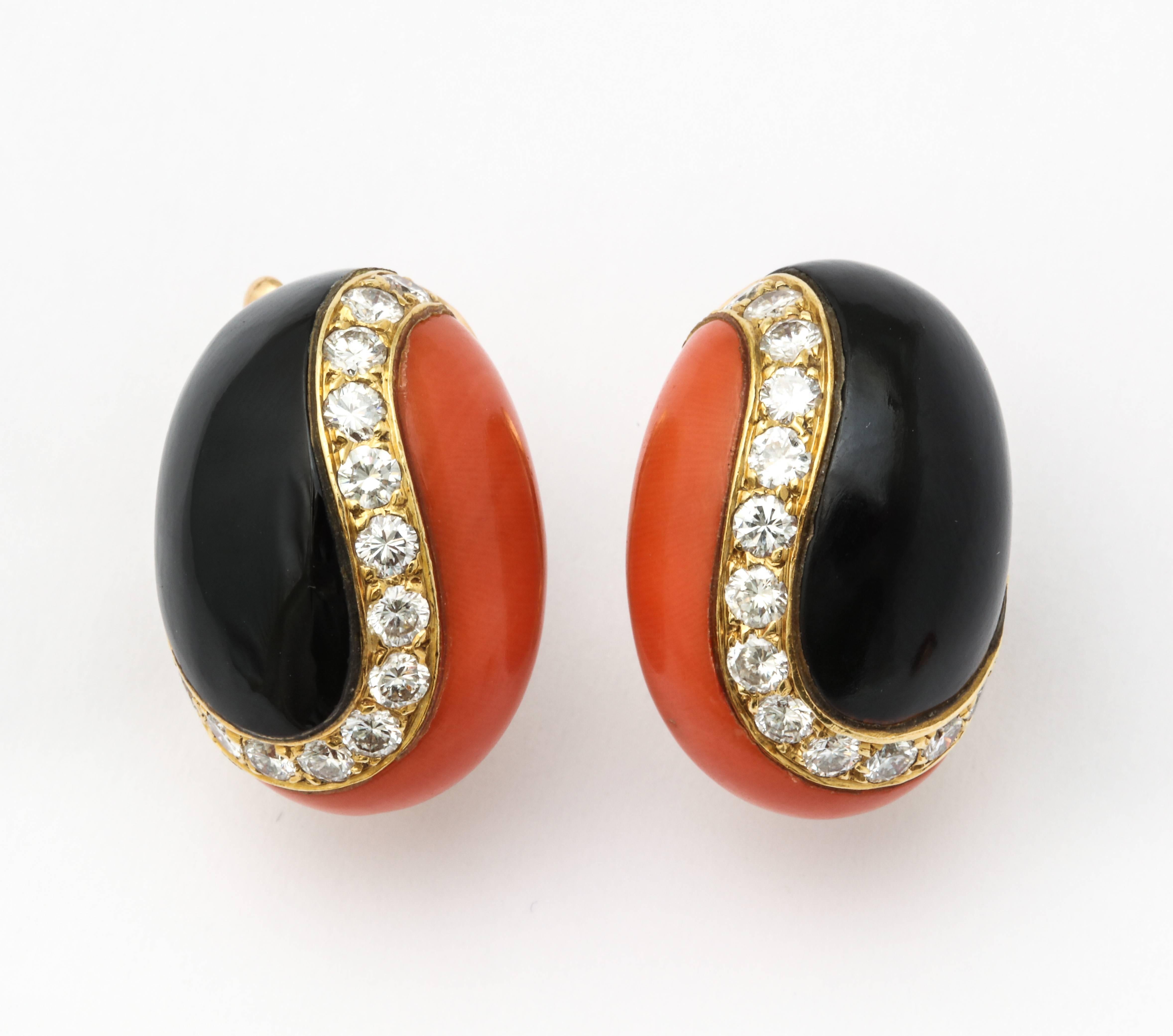 Vintage Van Cleef & Arpels Paris Coral Onyx Diamond Earrings and Ring 2