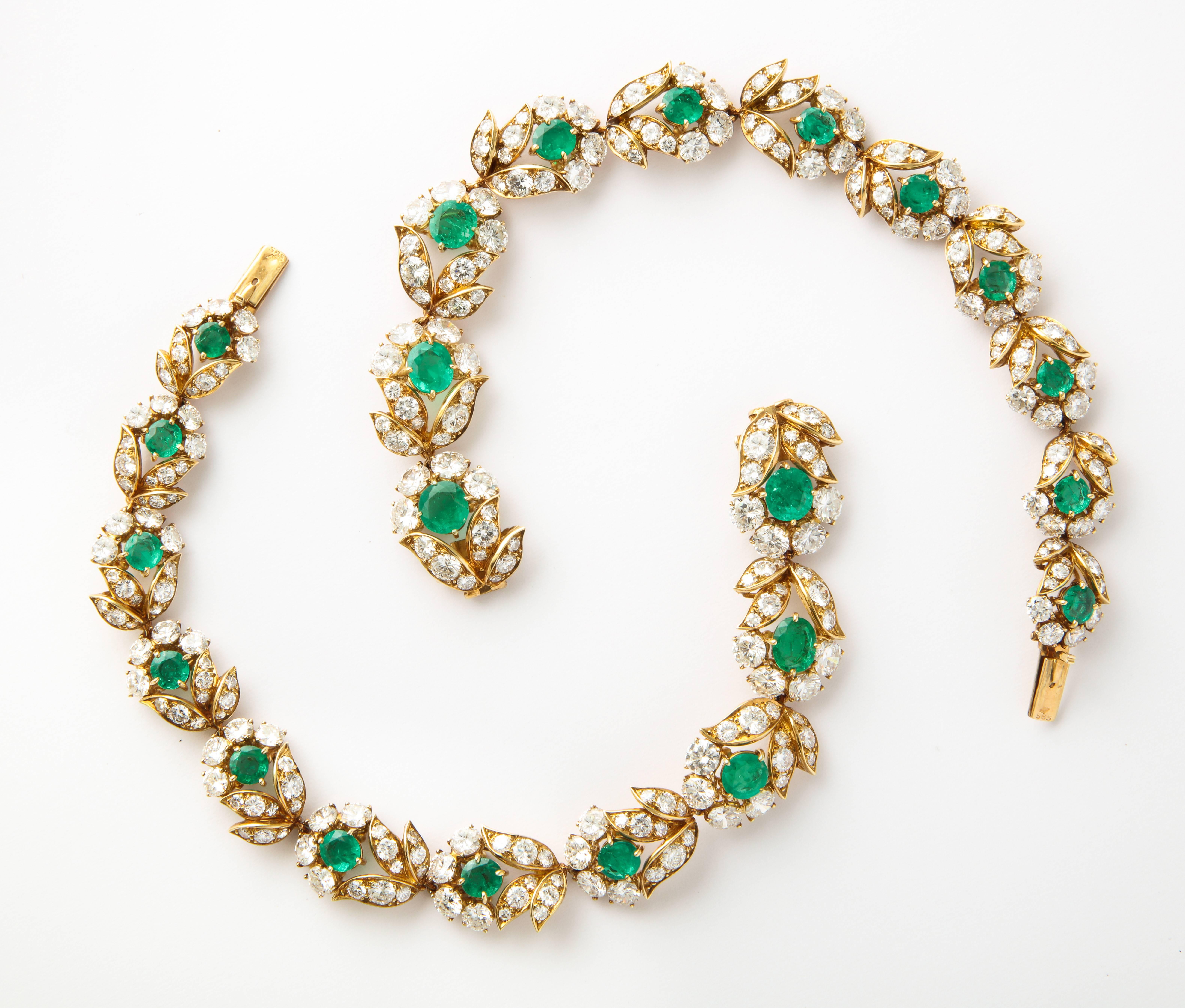 Van Cleef & Arpels Diamond Emerald Necklace Converts to Bracelets In Good Condition In New York, NY