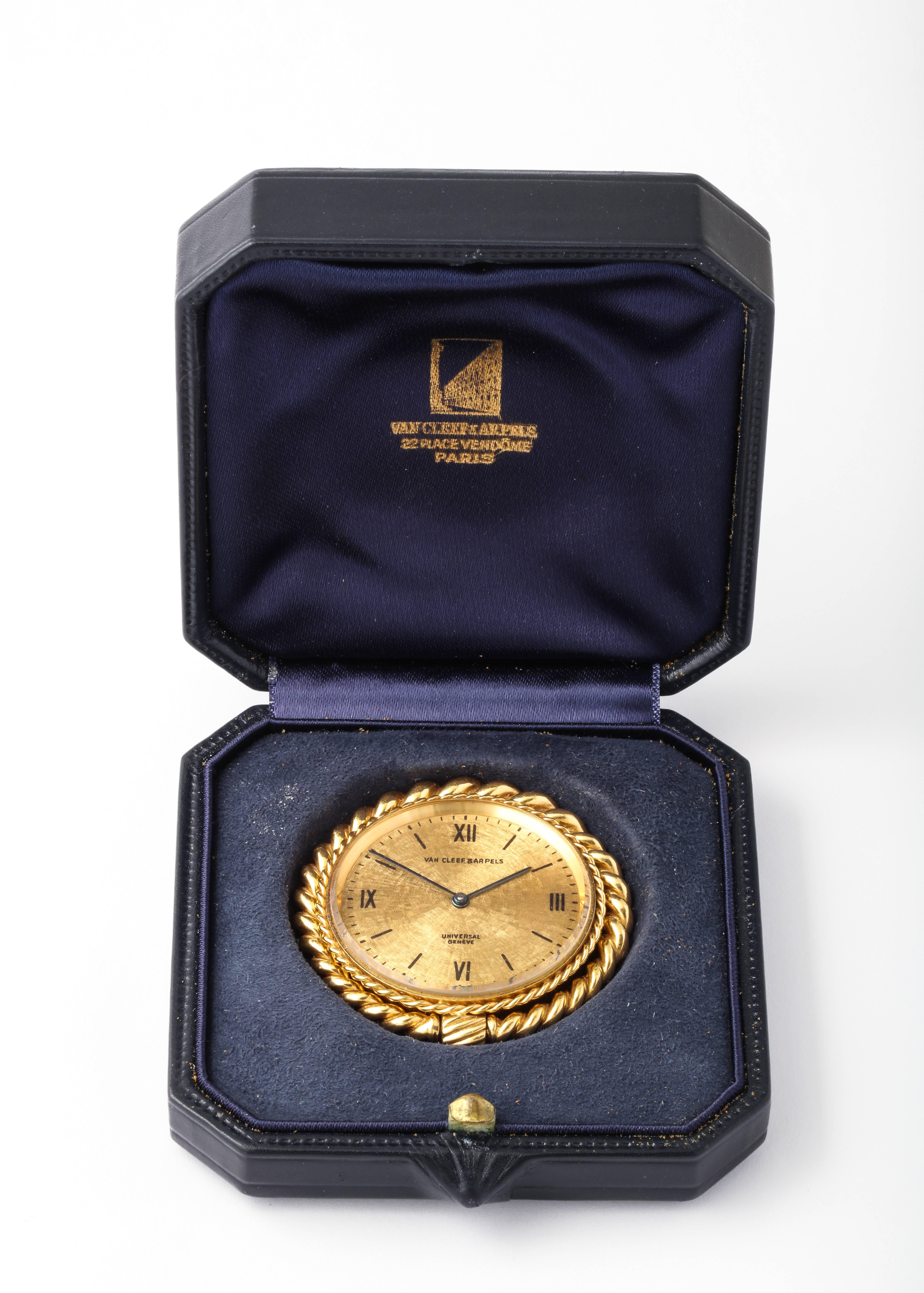 Women's or Men's Van Cleef & Arpels Gold Desk Travel Clock