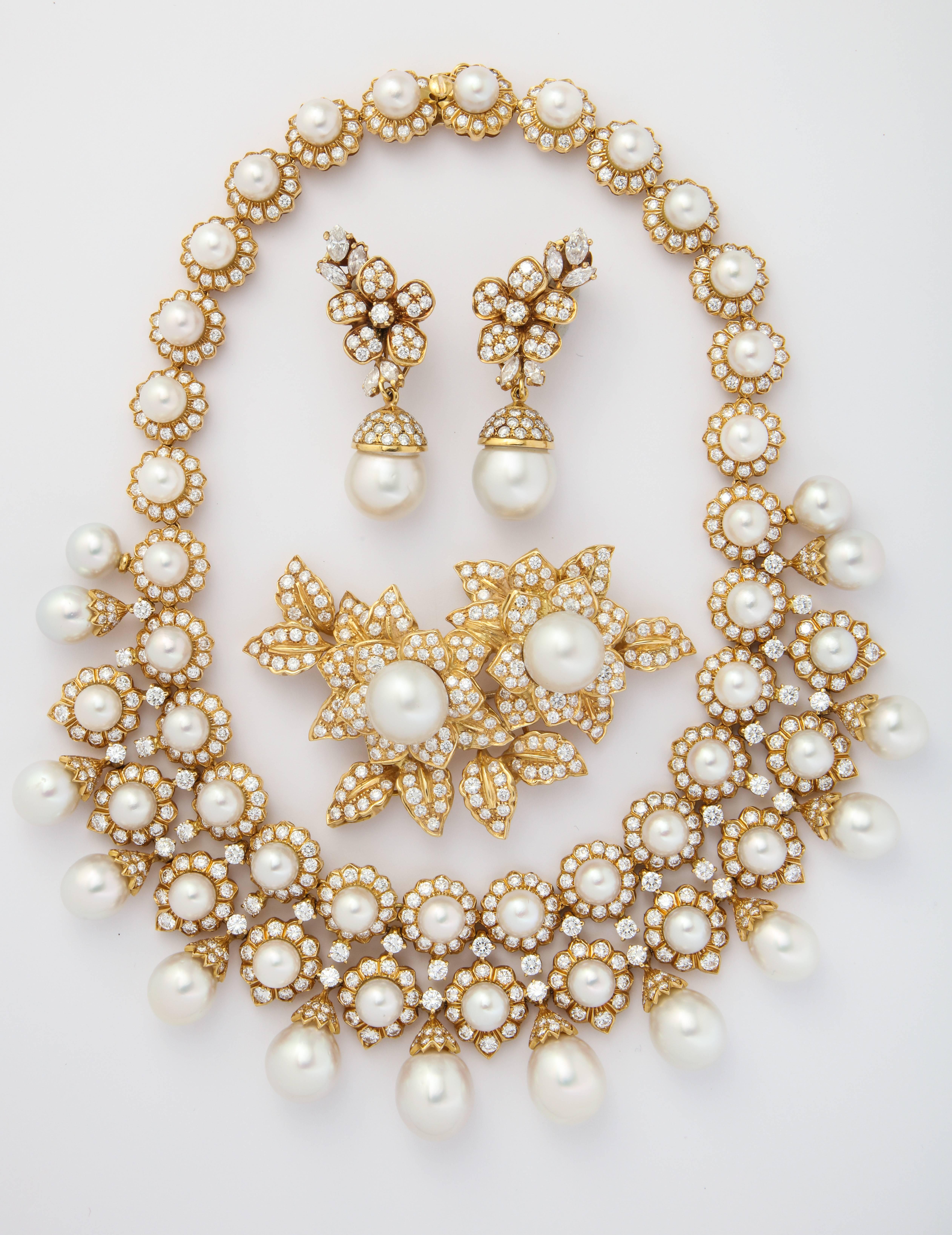 Impressive Diamond Cultured Pearl Gold Necklace Earrings Pin Set In Good Condition In New York, NY