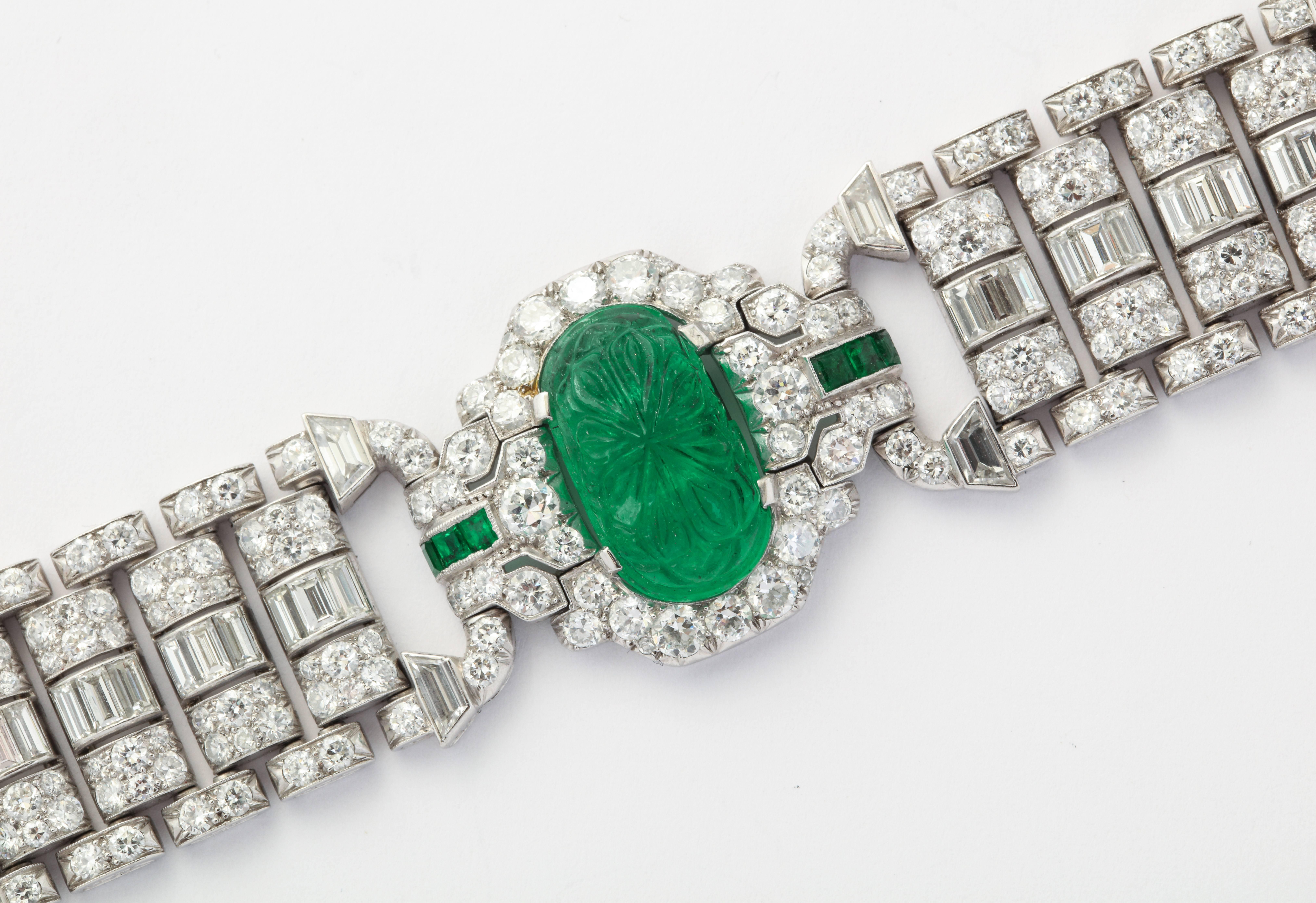 Art Deco Carved Emerald and Diamond Bracelet In Excellent Condition For Sale In New York, NY