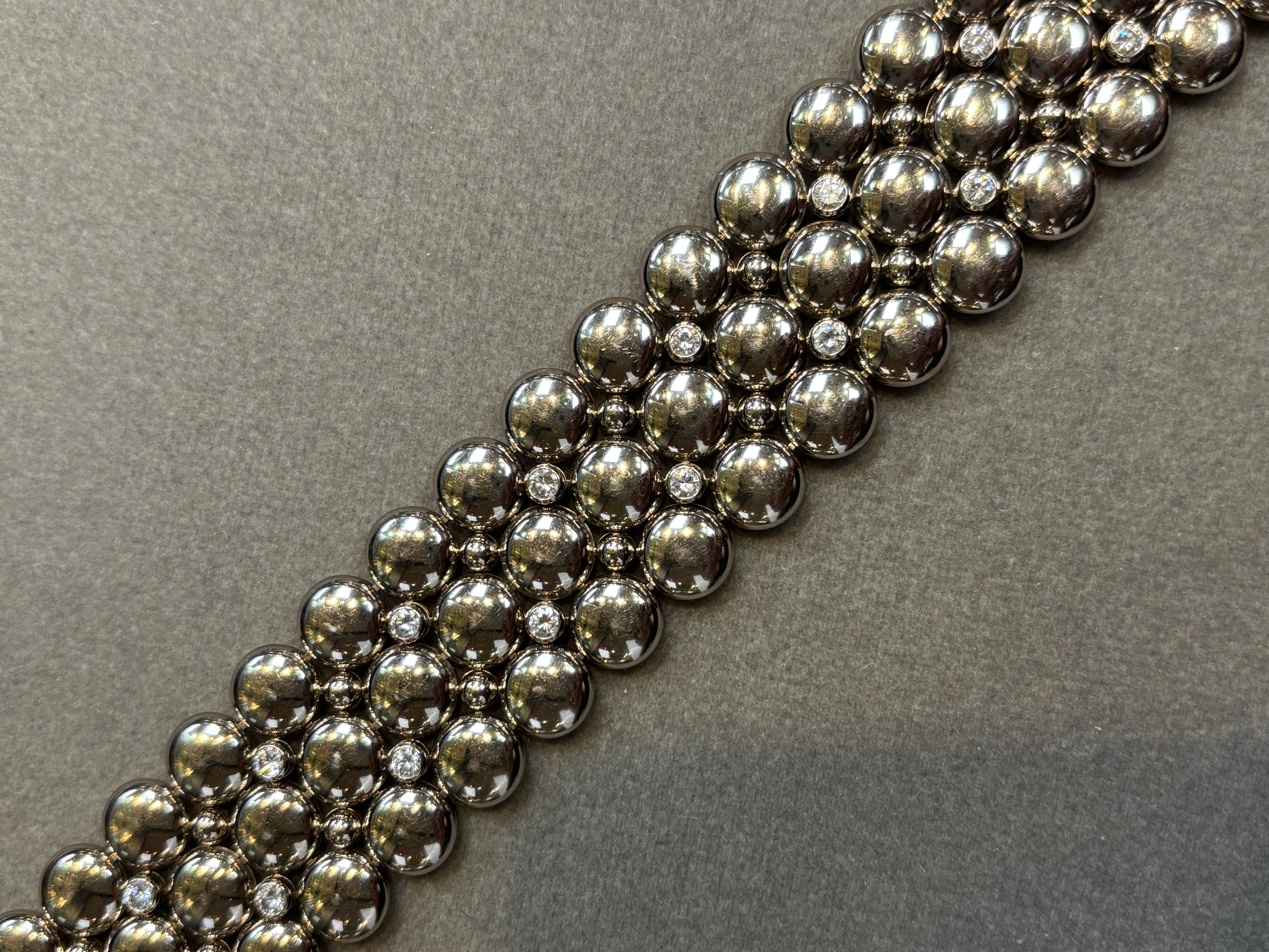Cartier Bracciale reversibile bicolore in oro e diamanti in vendita 5