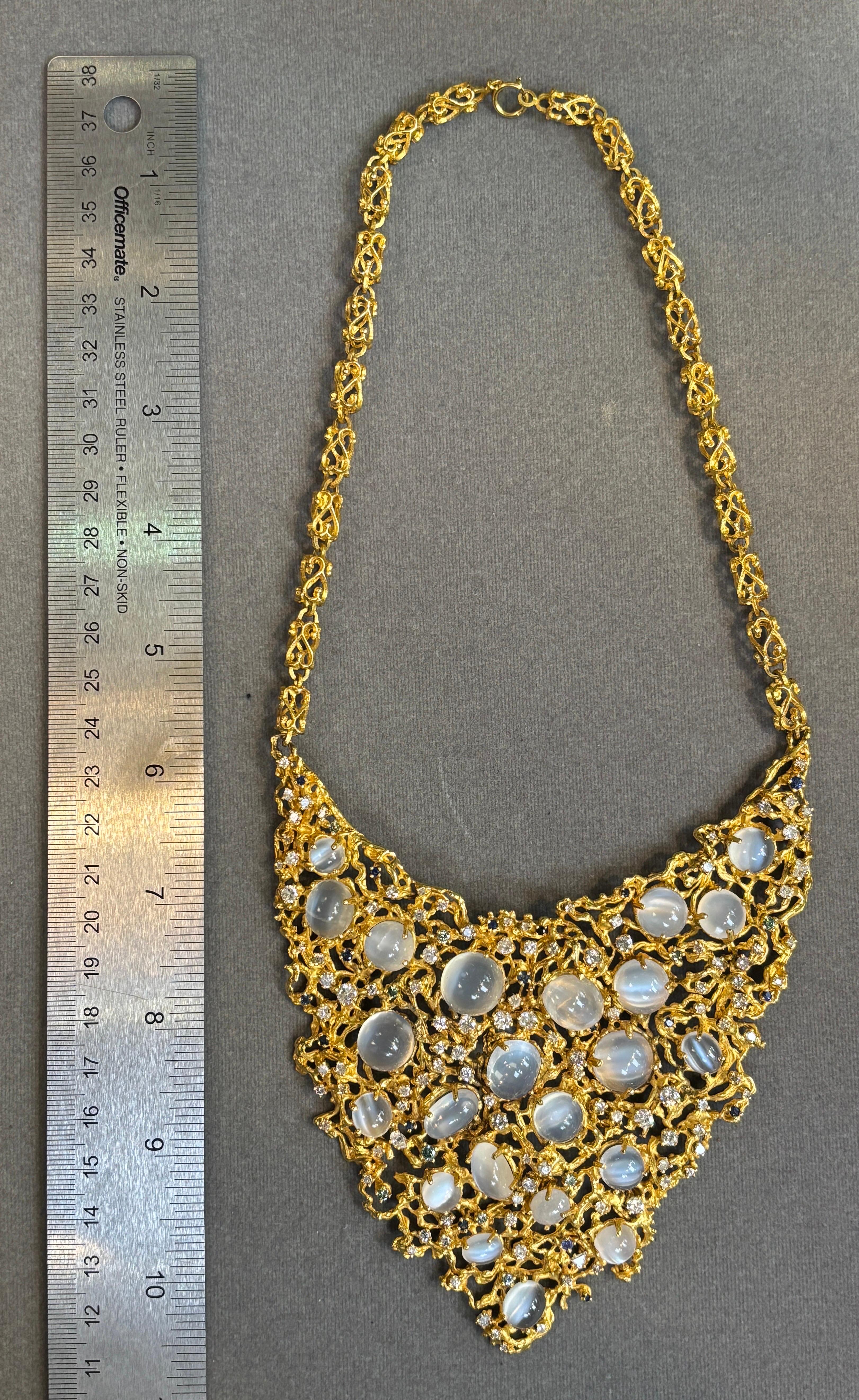 Große brutalistische Mondstein- und Diamant-Latzkette im Zustand „Hervorragend“ im Angebot in New York, NY