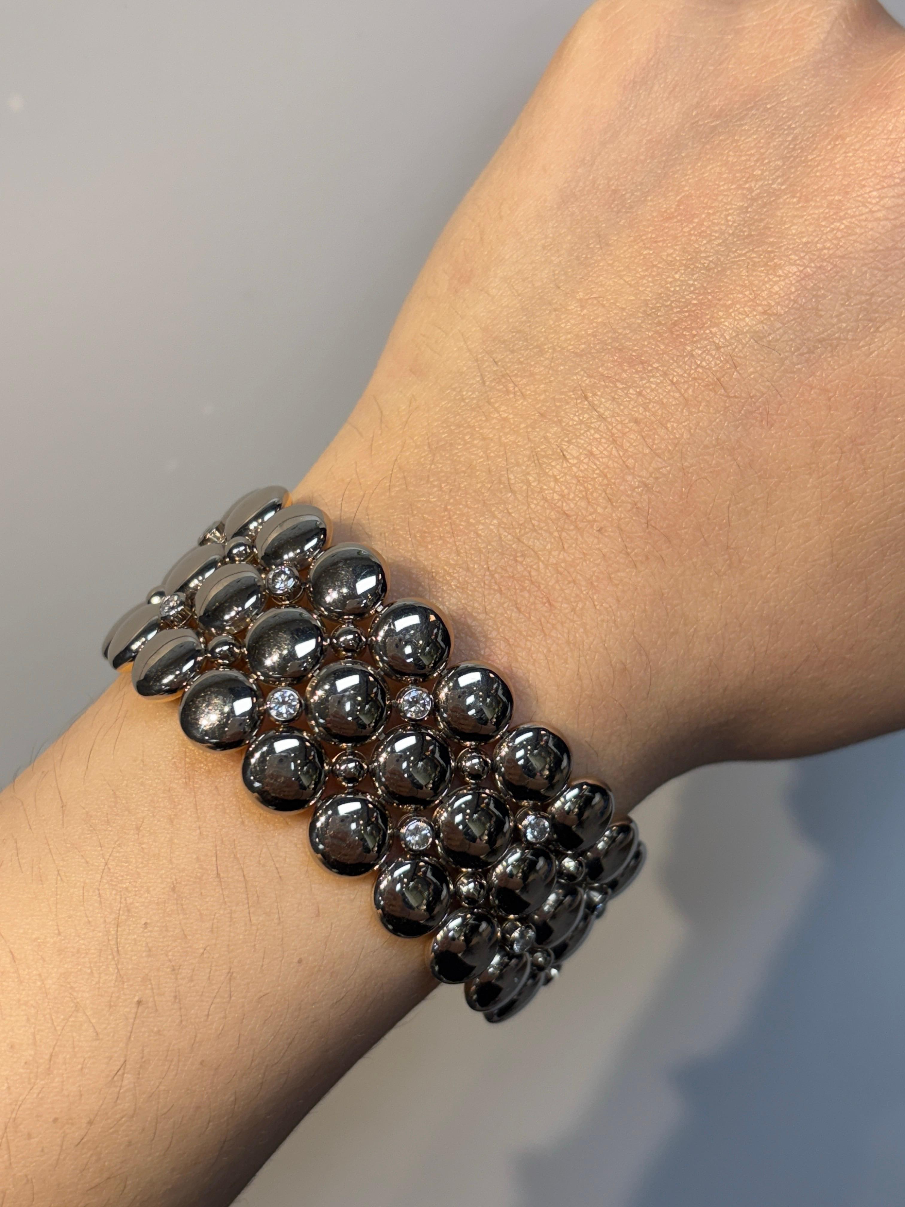 Bracelet réversible en or bicolore et diamants de Cartier Excellent état - En vente à New York, NY