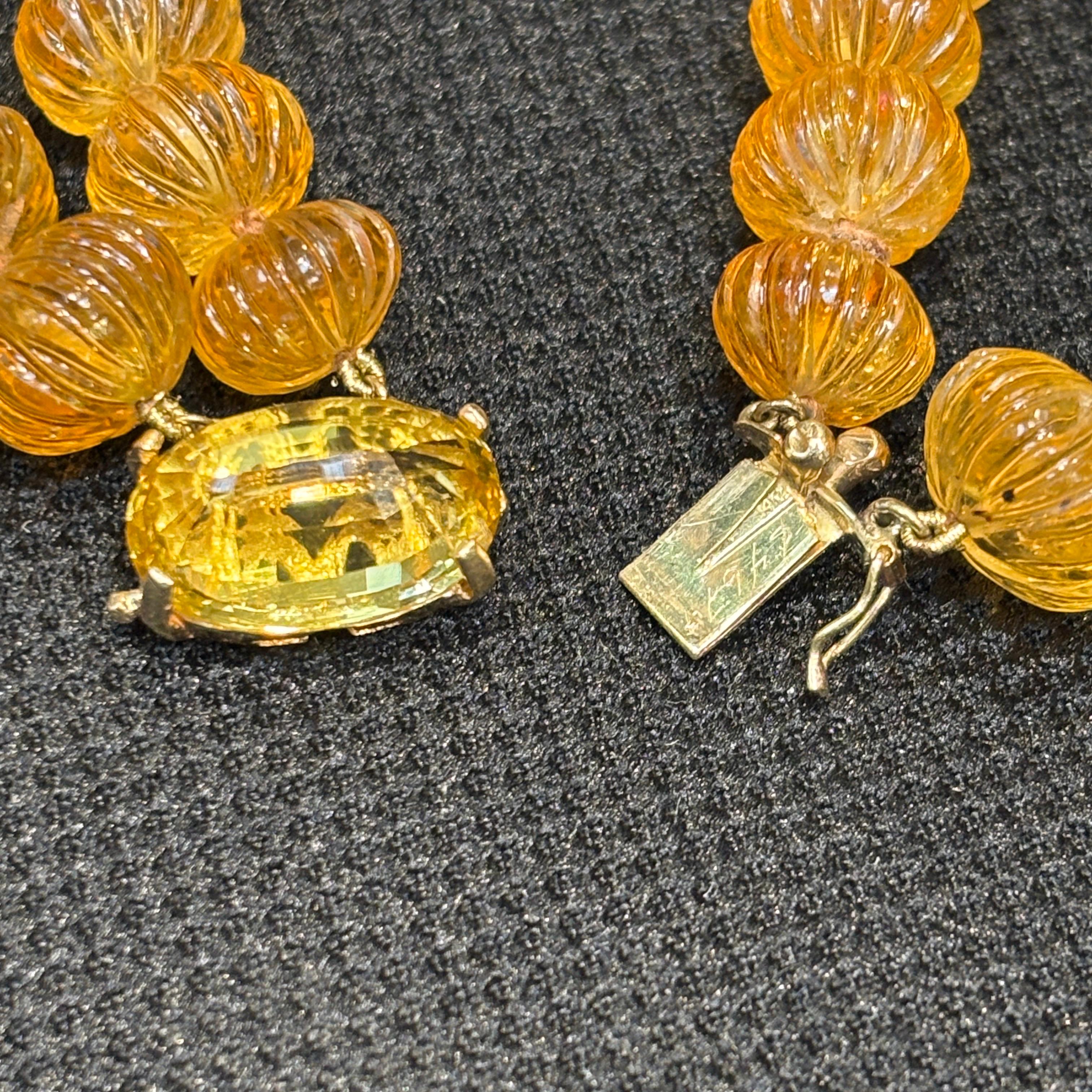 Collana di perle di citrino intagliato in vendita 4