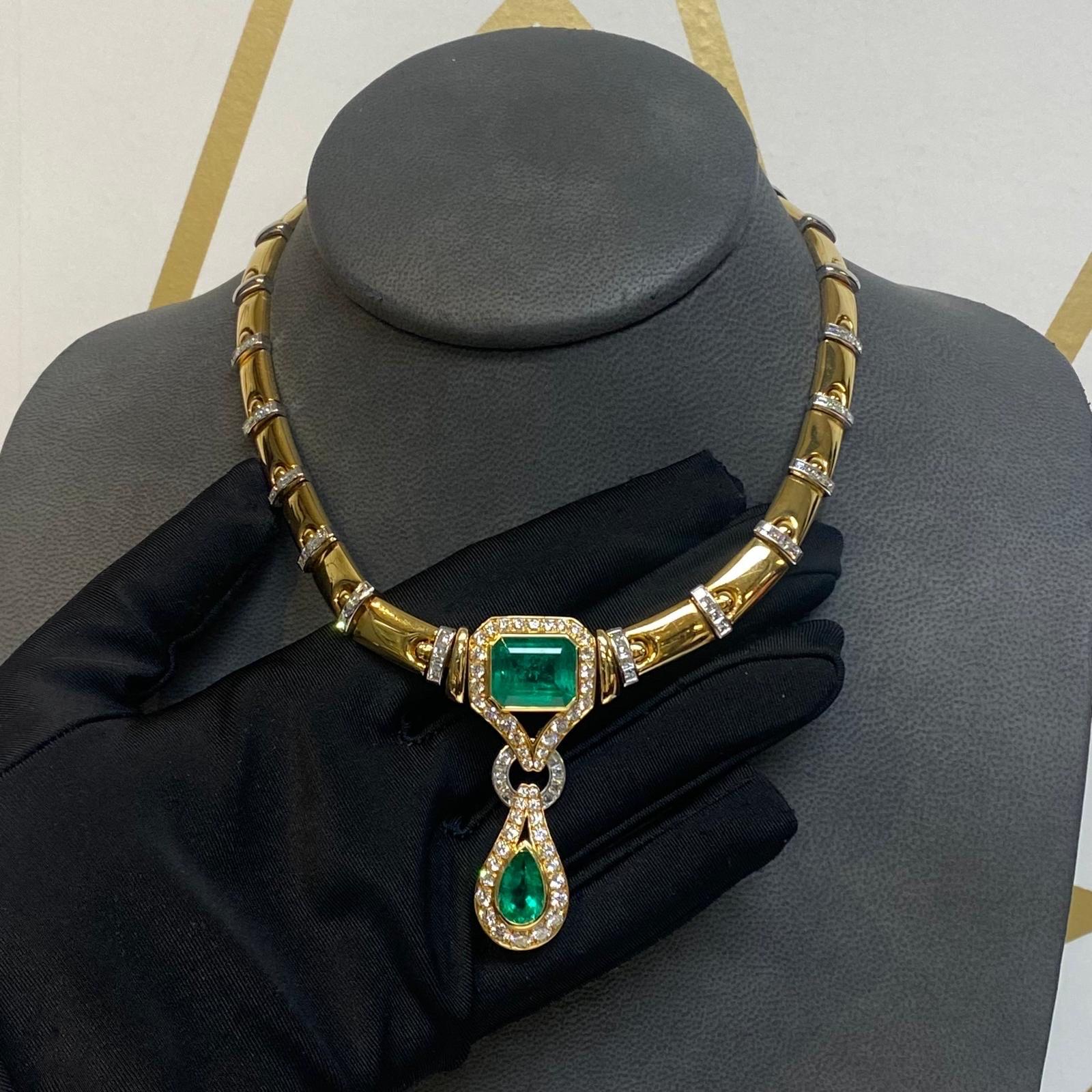 Taglio smeraldo Set di collana e orecchini con smeraldo e diamanti in vendita