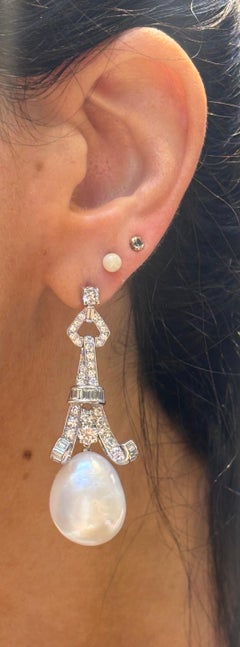 Pendientes colgantes de perlas naturales y diamantes