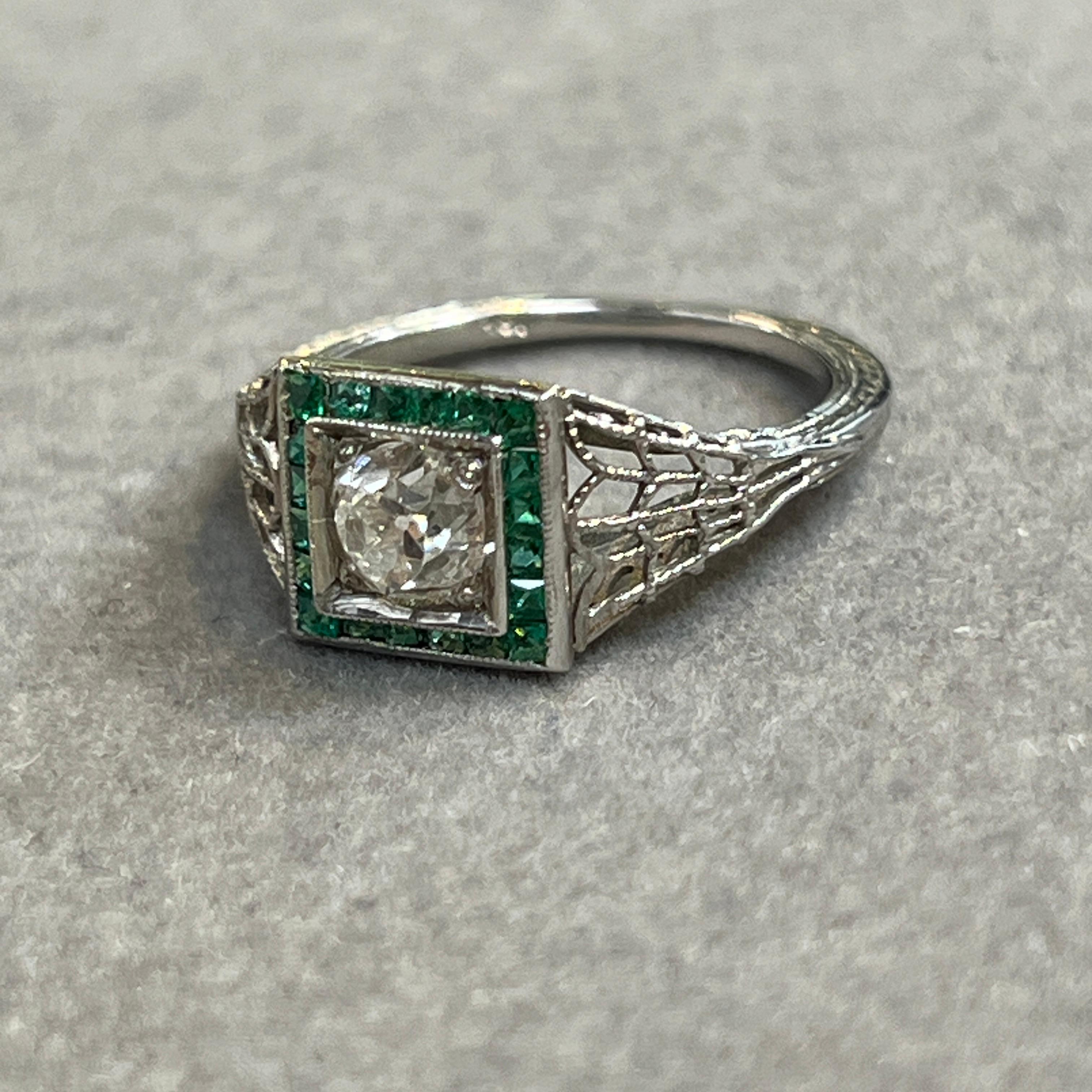 Art déco-Ring mit Smaragd und Diamant im Angebot 3