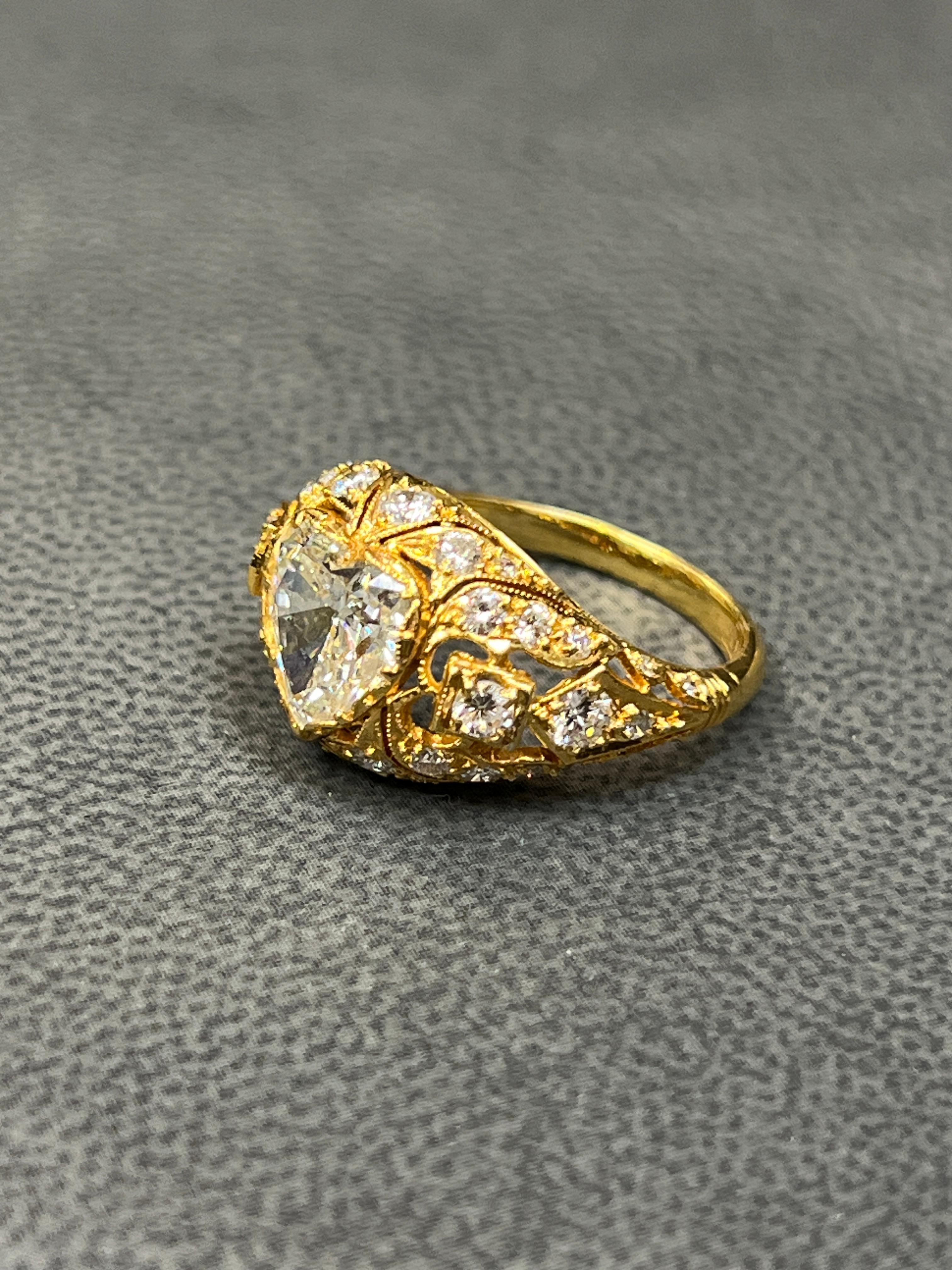 Donna Anello con diamante a forma di cuore in vendita