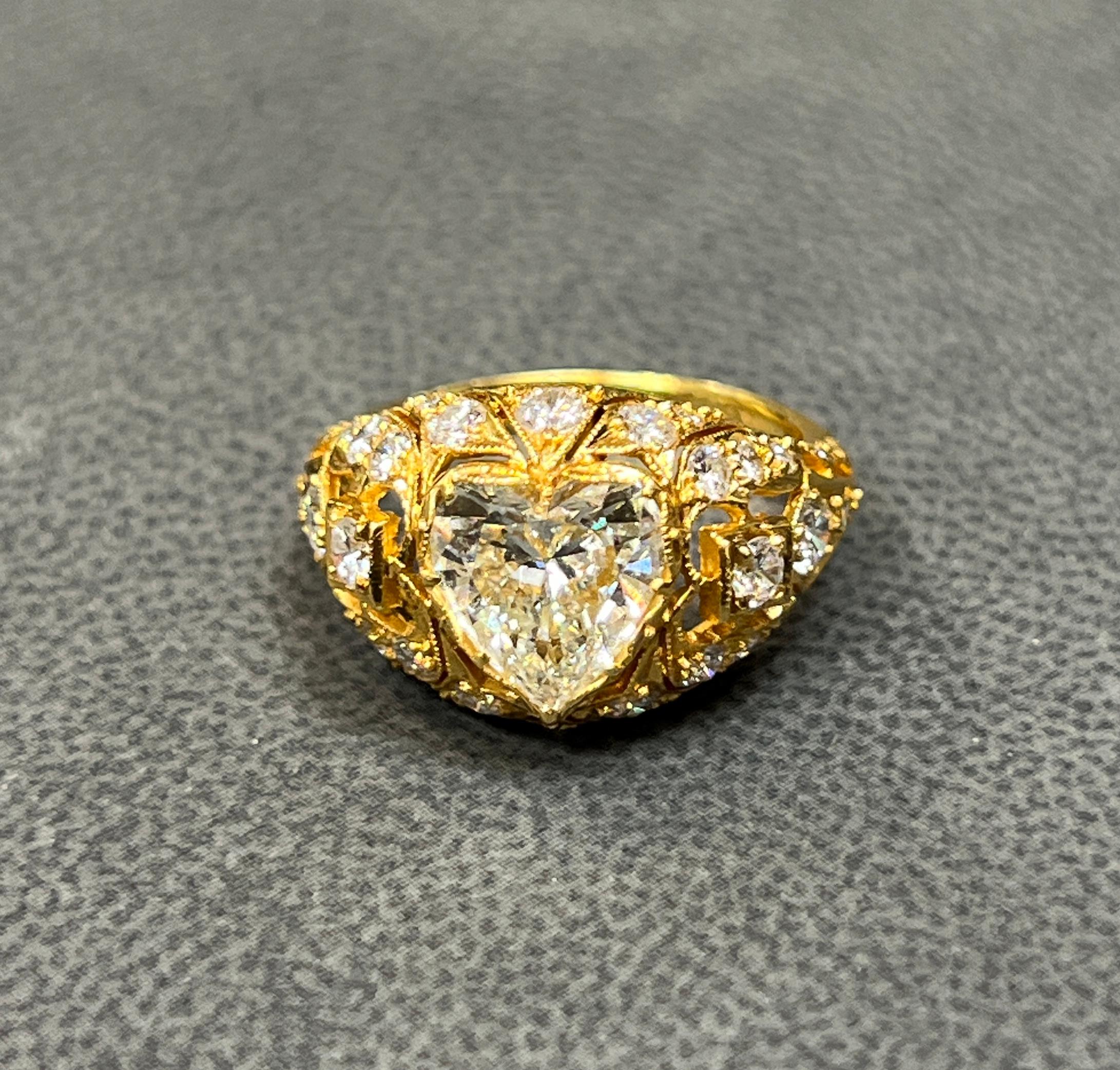 Anello con diamante a forma di cuore In condizioni ottime in vendita a New York, NY