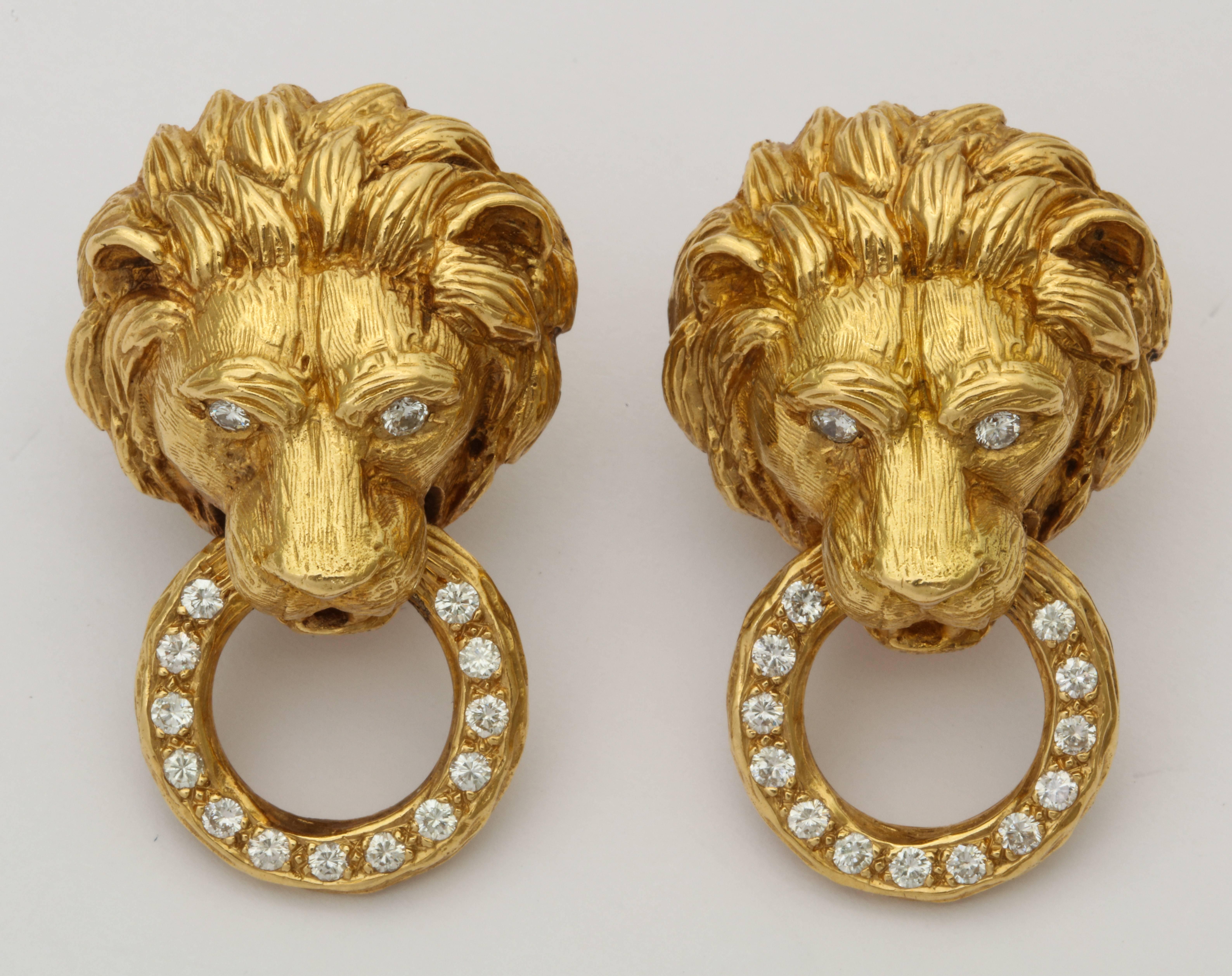 Women's or Men's Van Cleef & Arpels Iconic Lion Door Knocker Earrings, Necklace and Pendant Set