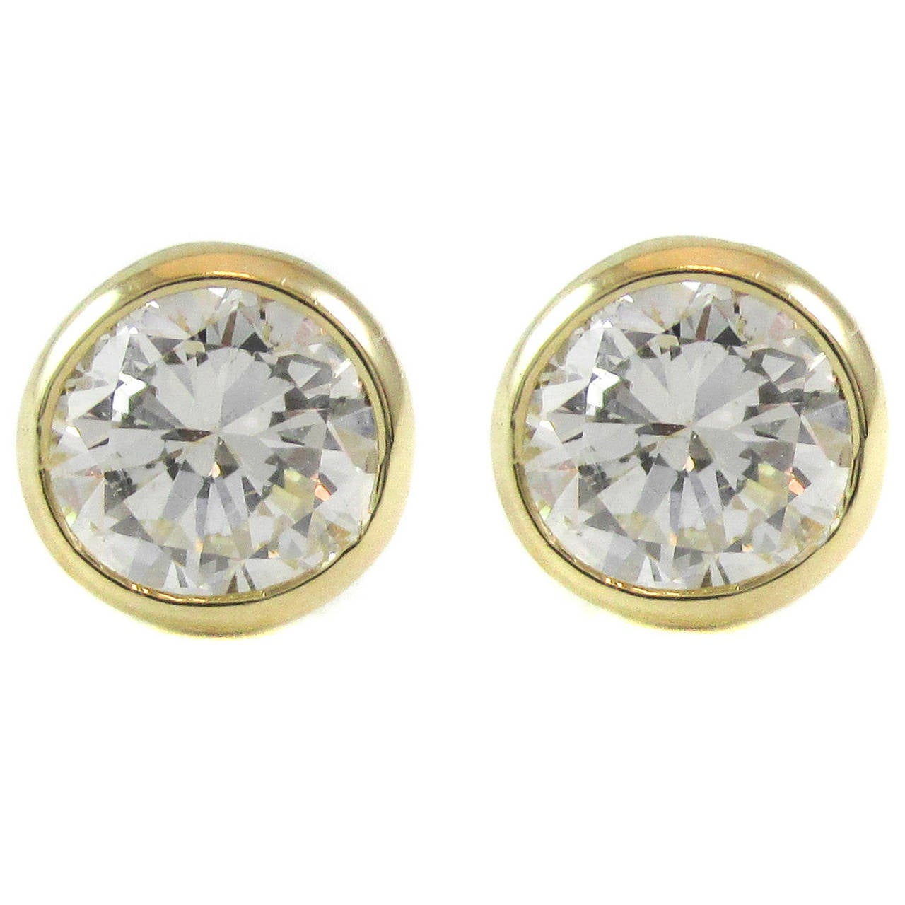 1 Carat Diamond Gold Stud Earrings For Sale