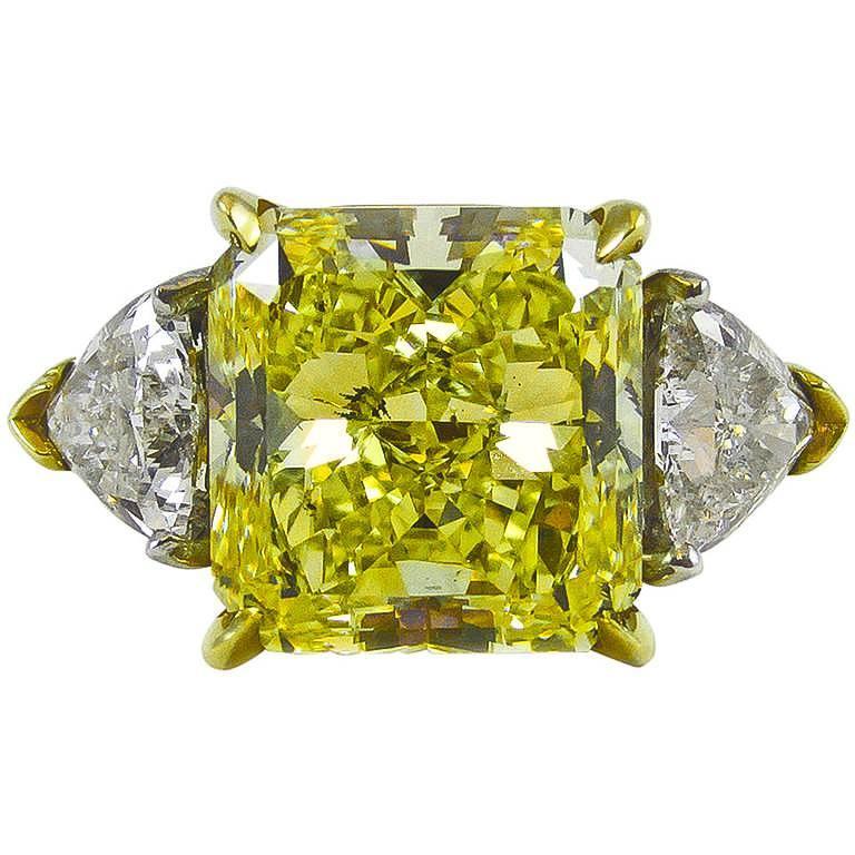 6.61 Carat Natural Fancy Intense Yellow Radiant Cut Diamond Gold