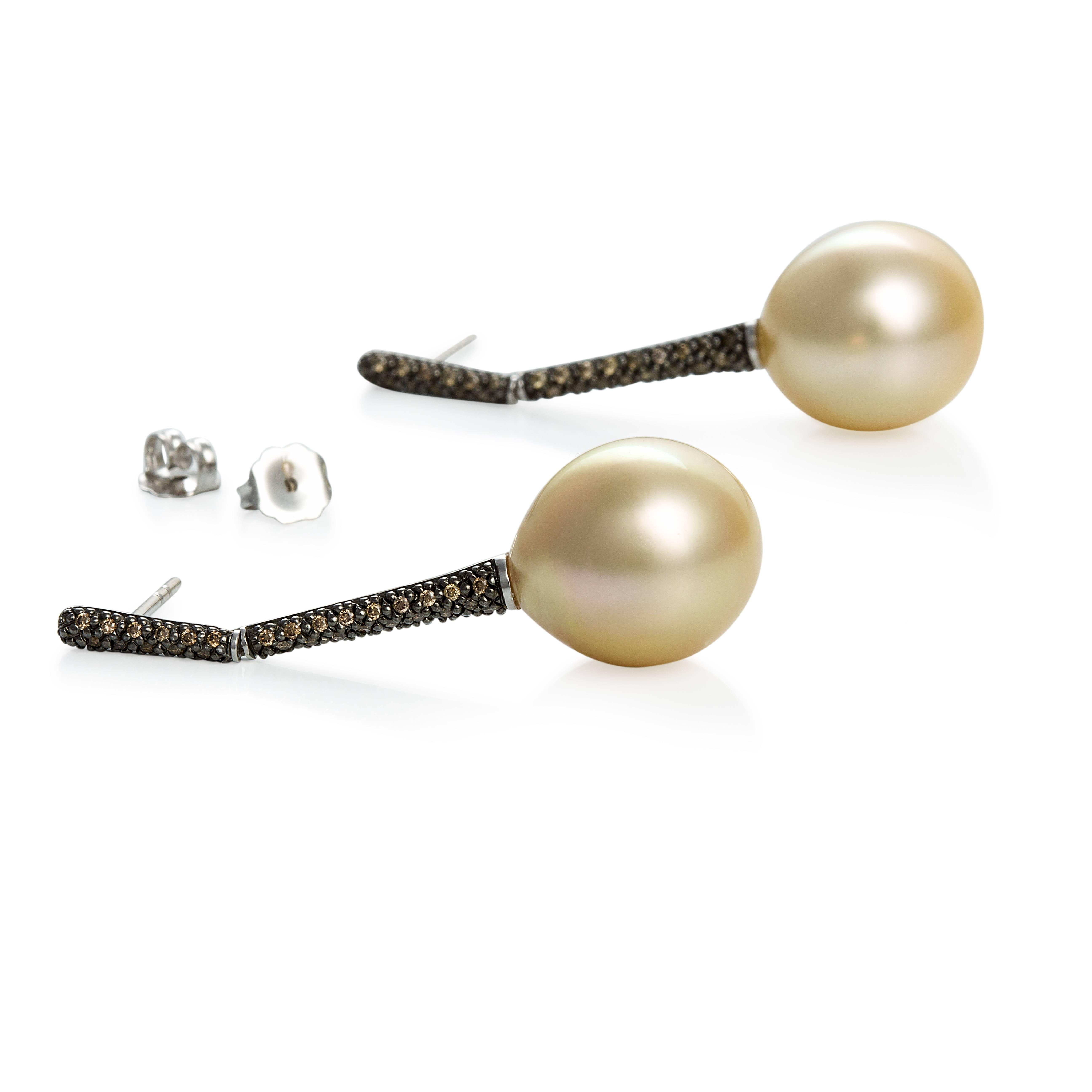 pearl pendant and earring set