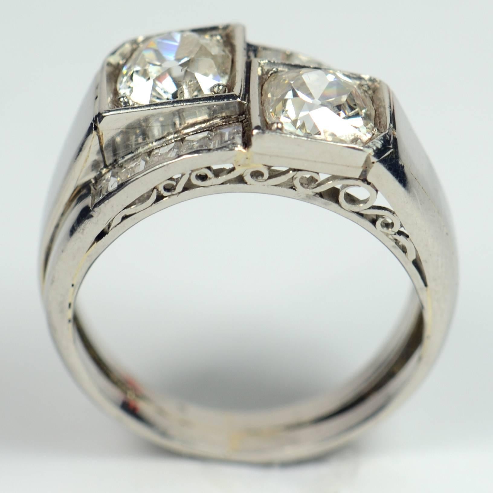 French Art Deco Modernist Diamond Platinum Crossover Ring In Good Condition In London, GB