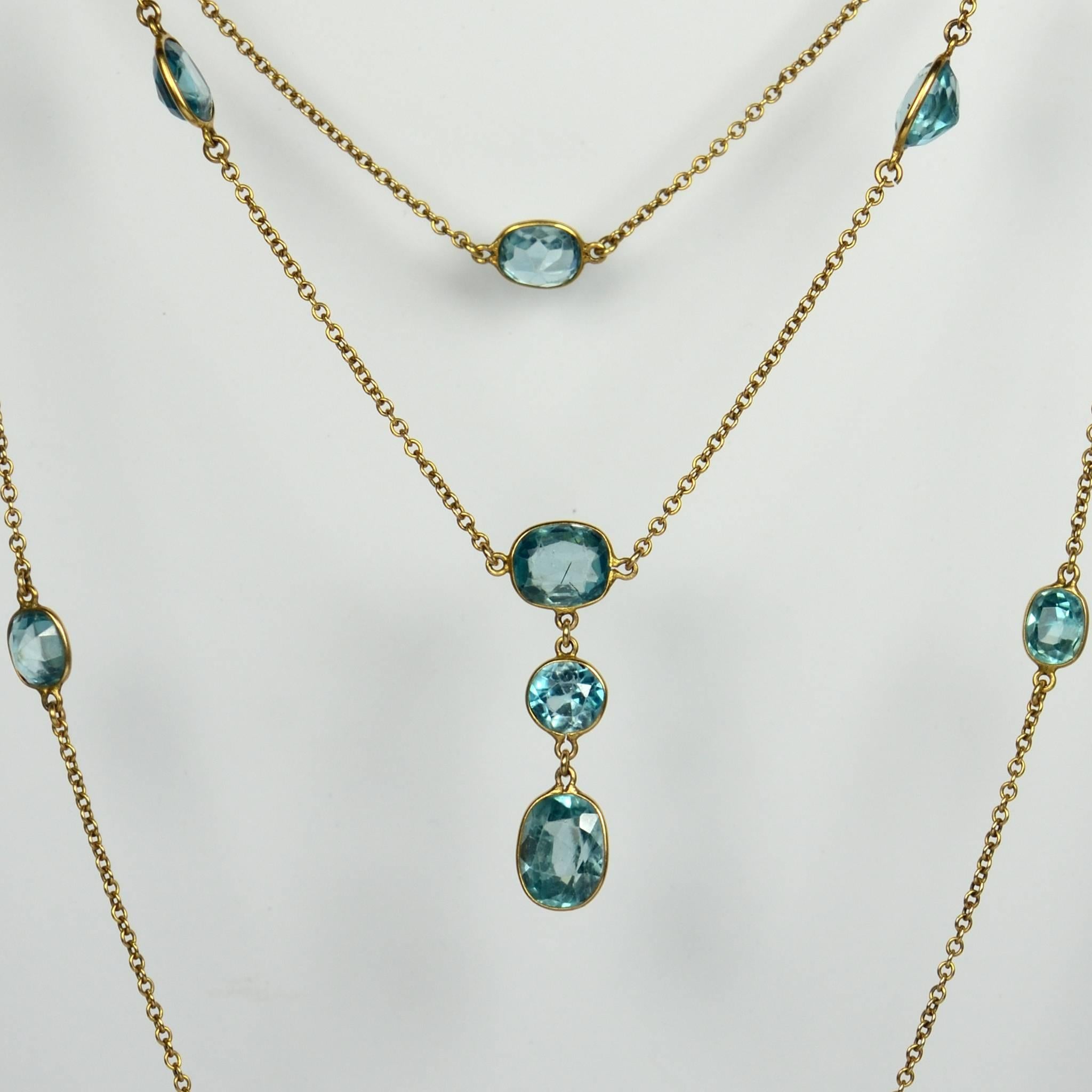 Blue Zircon Gold Long Chain Necklace, circa 1920 In Good Condition In London, GB