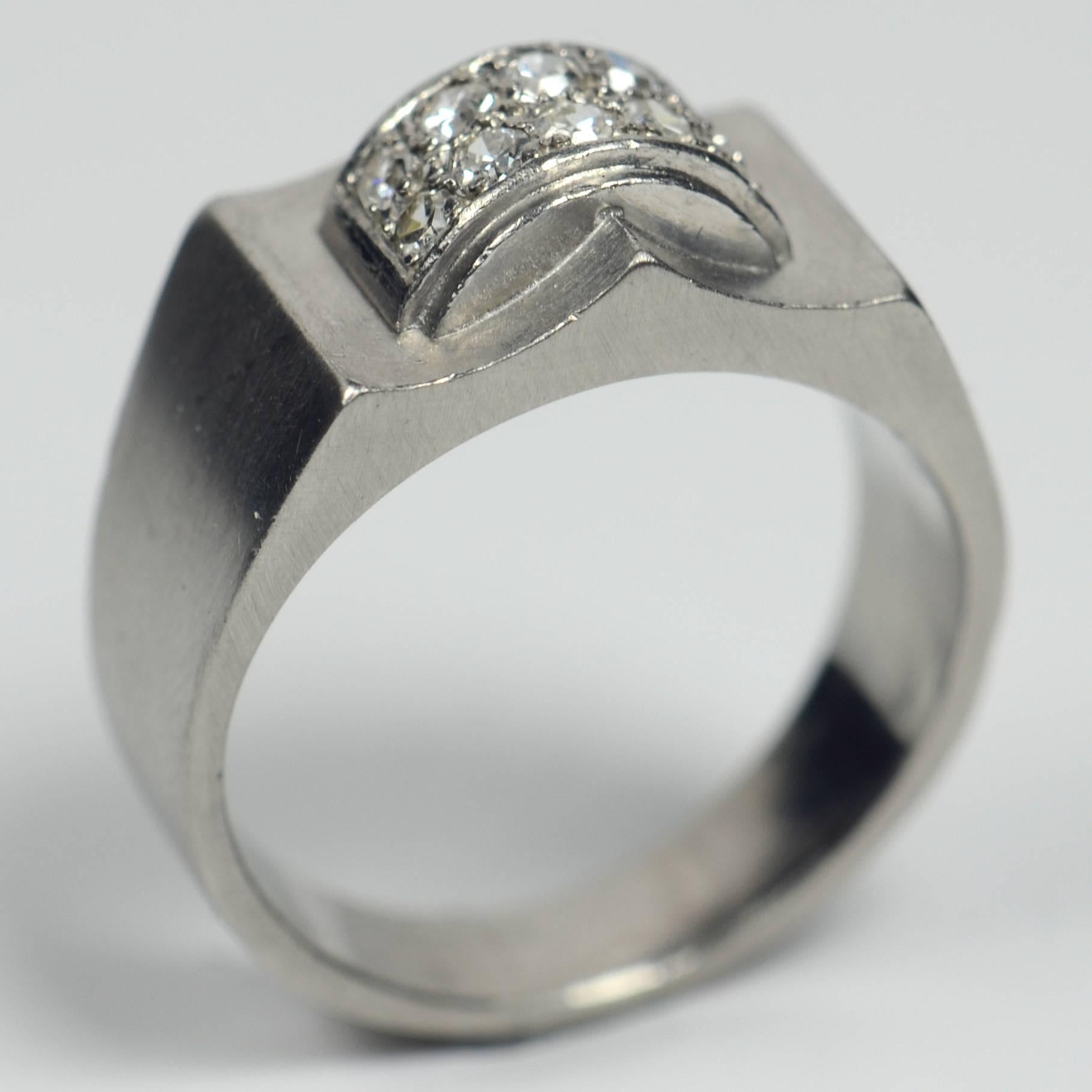 French 1935 Modernist White Diamond Platinum Ring In Good Condition In London, GB