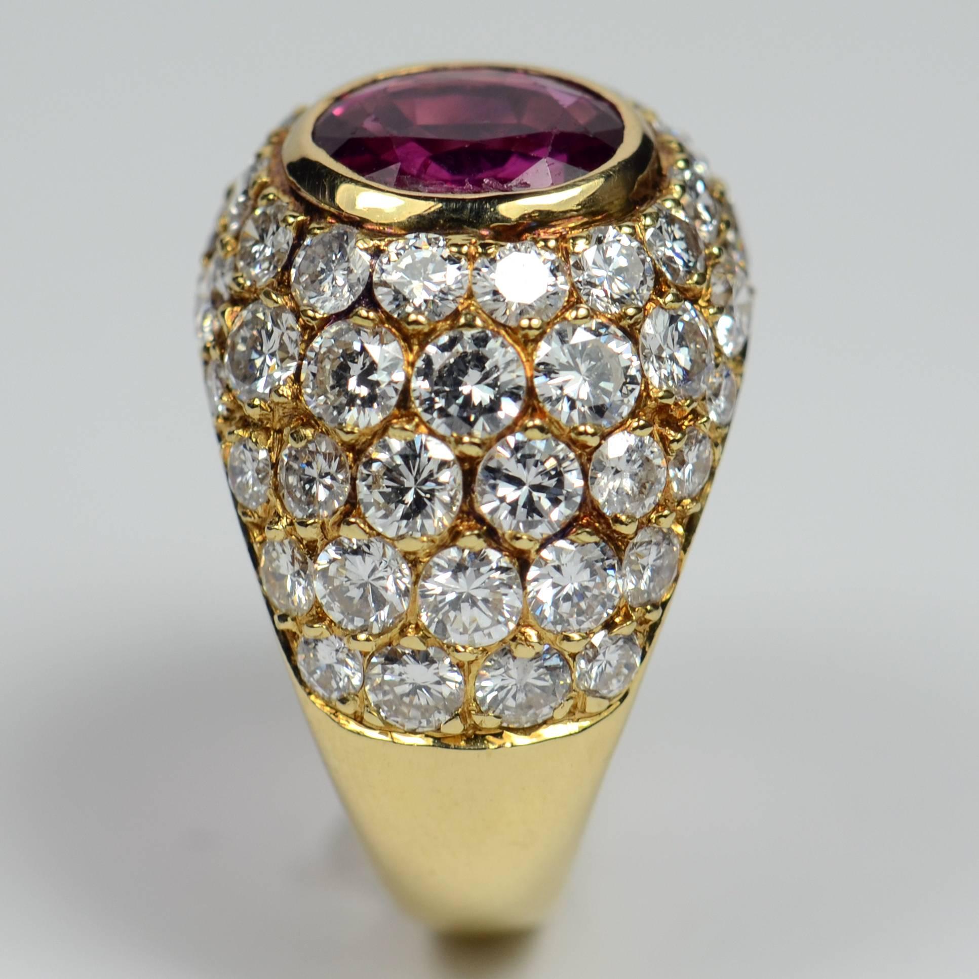 Women's 1950s French Red Ruby White Diamond Gold Bombe Ring