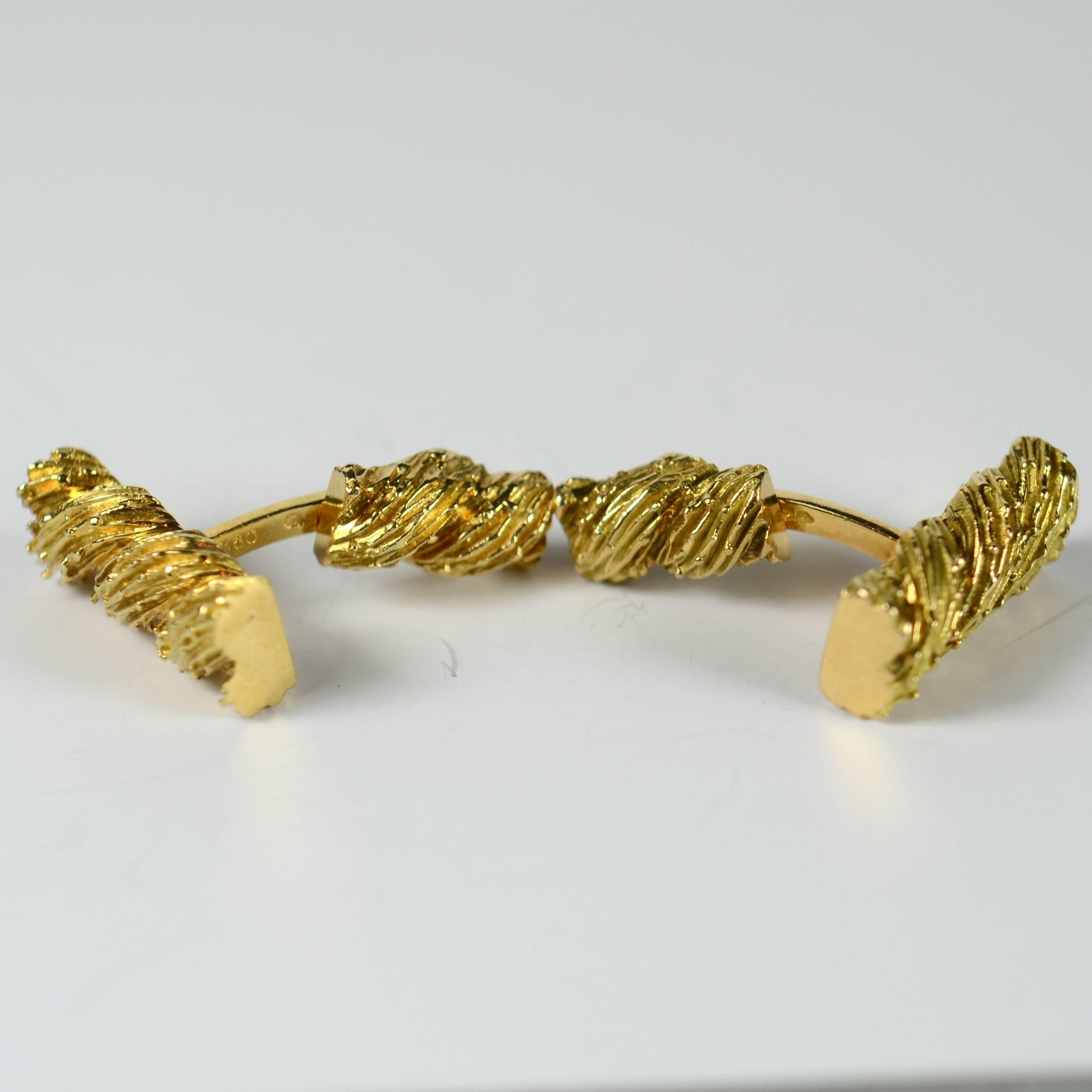 Van Cleef & Arpels 1970s Gold Cufflinks In Good Condition In London, GB